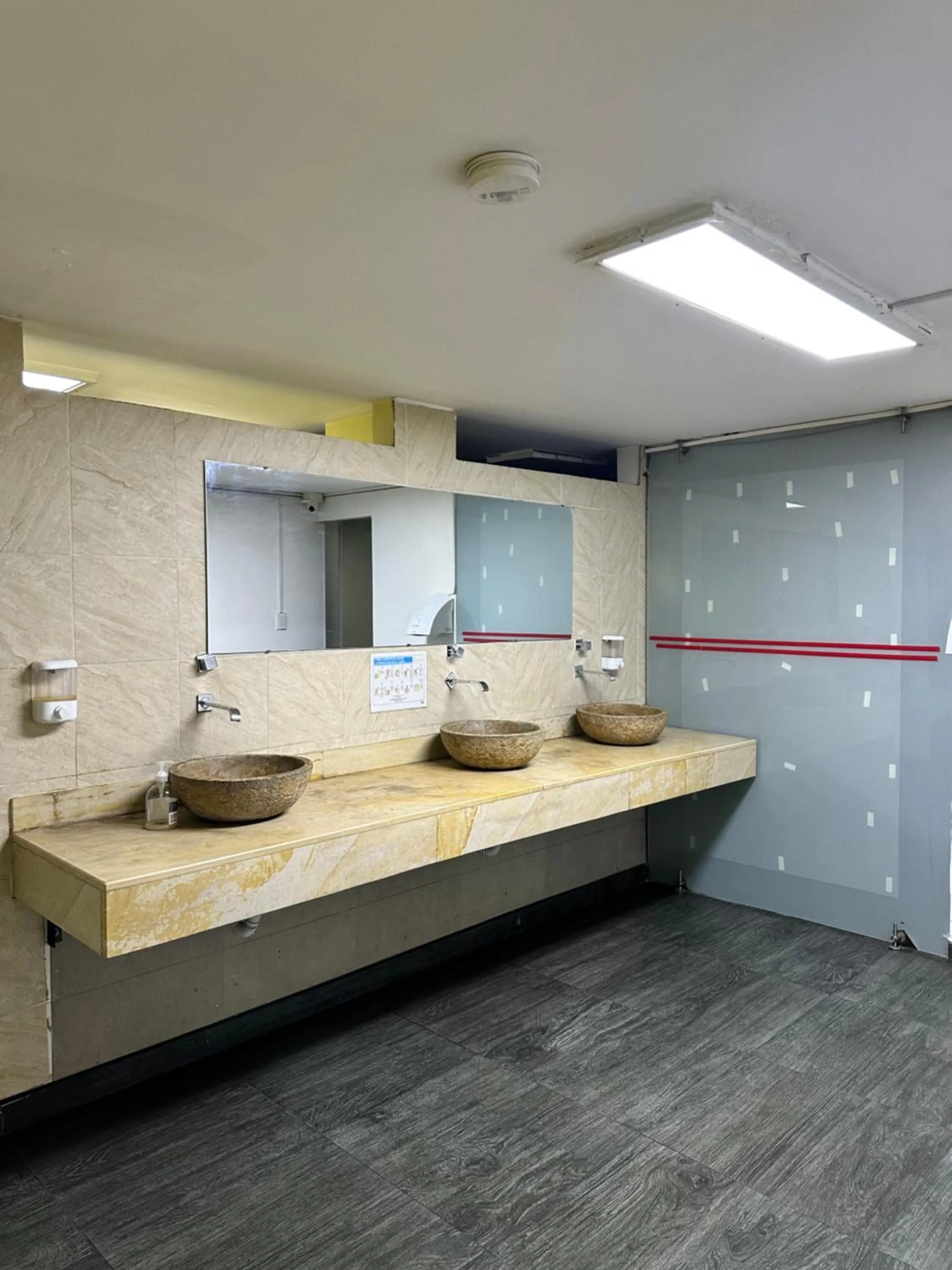 Bathroom in Hotel Bestmark Platino en Chapinero Bogota