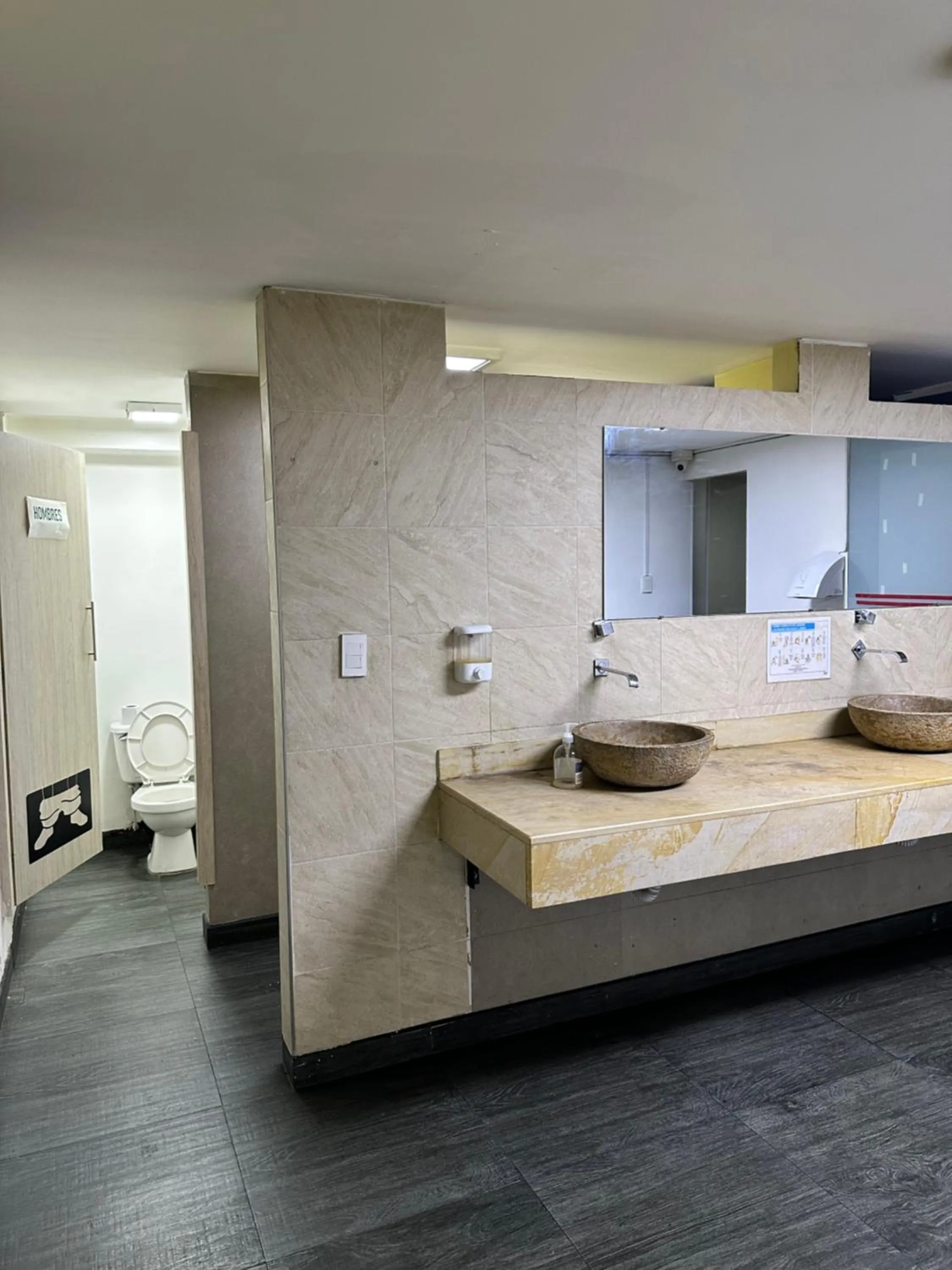 Property building, Bed in Hotel Bestmark Platino en Chapinero Bogota