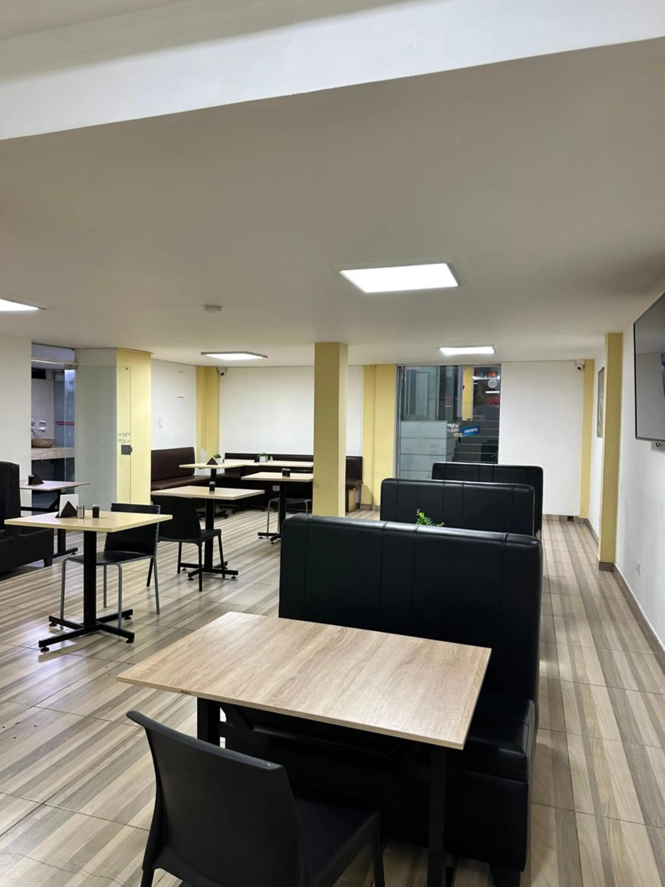 TV and multimedia in Hotel Bestmark Platino en Chapinero Bogota