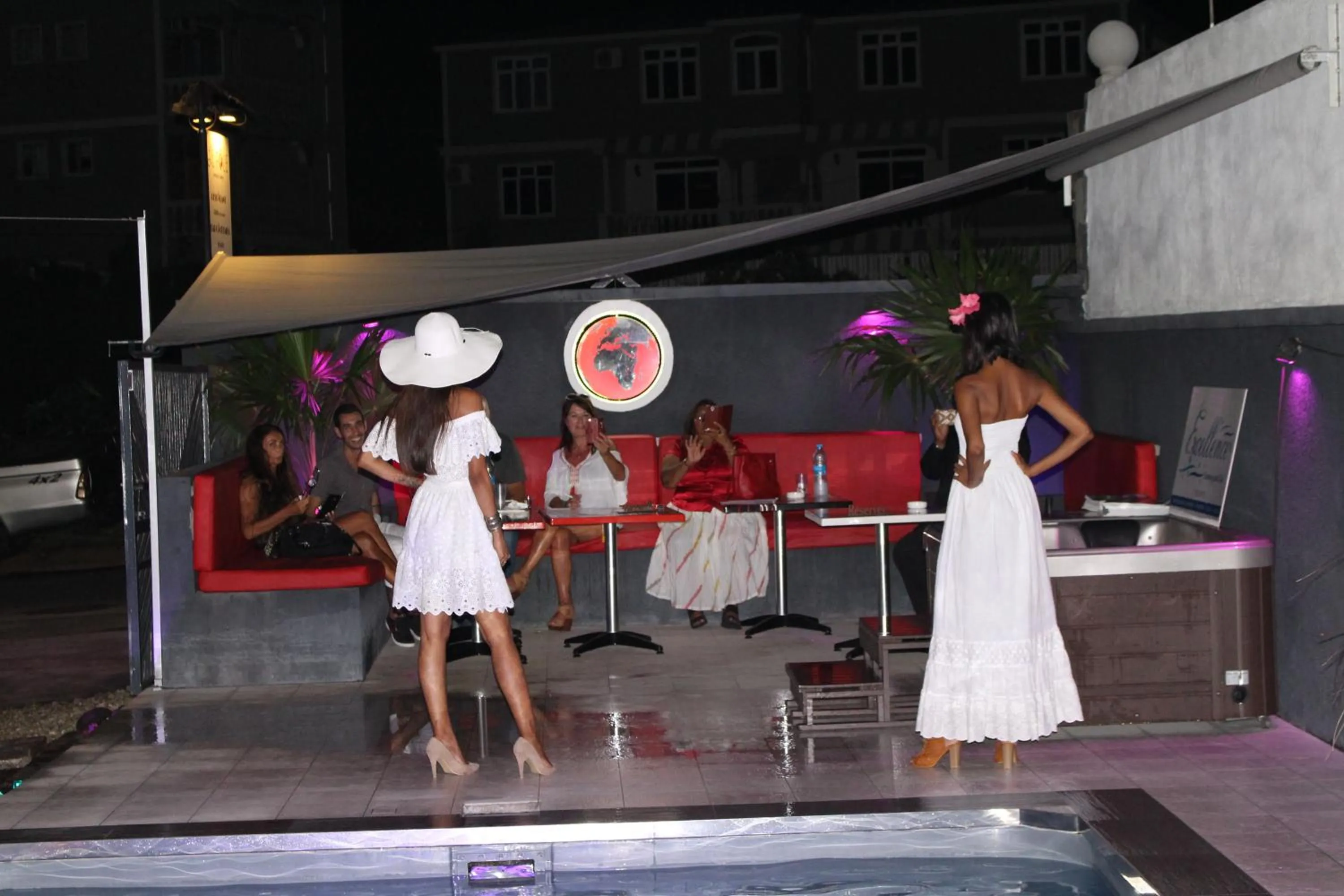 Evening entertainment in Le Pôle