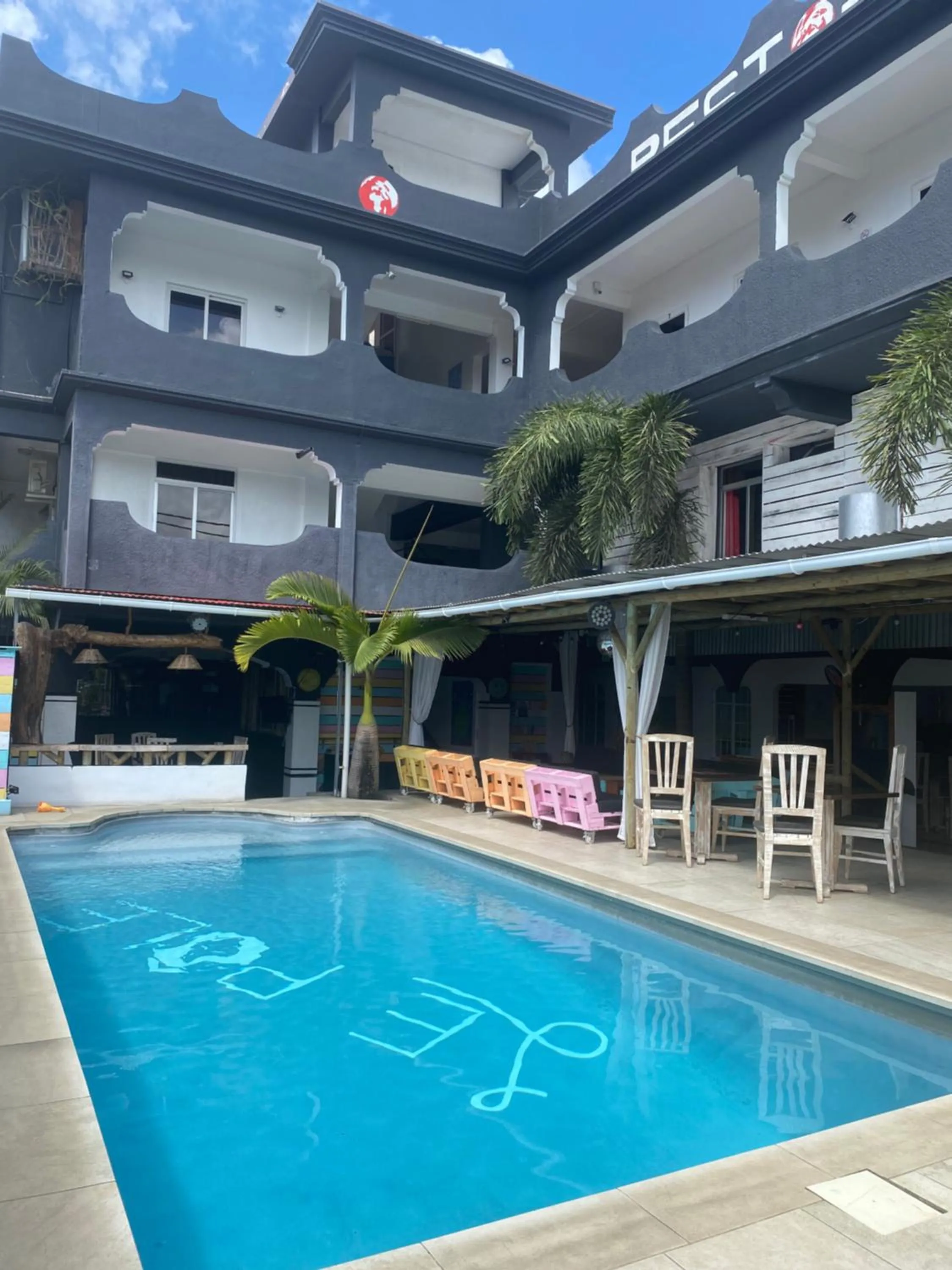 Property building in Le Pôle