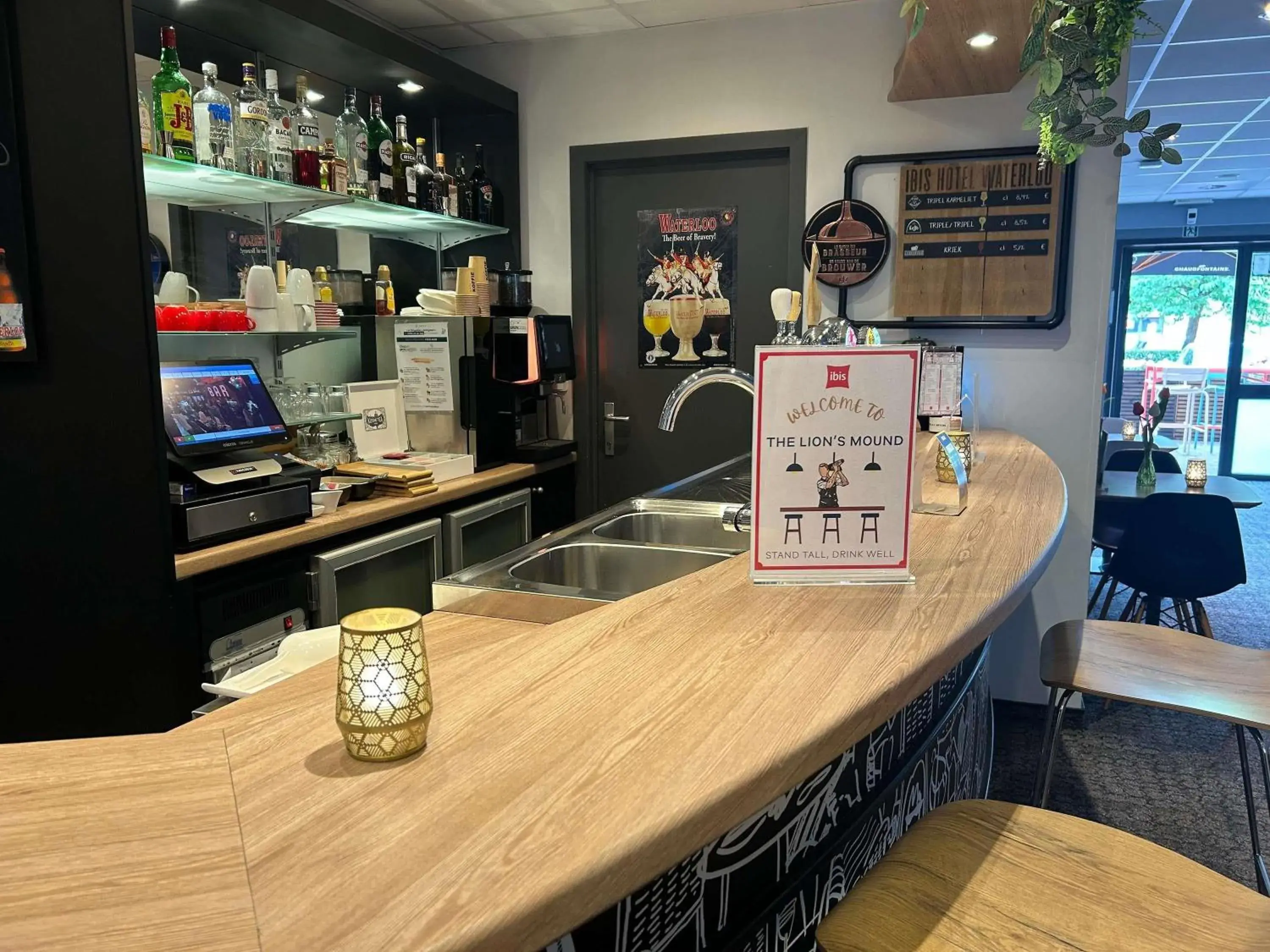 Lounge or bar in ibis Brussels Waterloo Lounge or bar in ibis Brussels Waterloo