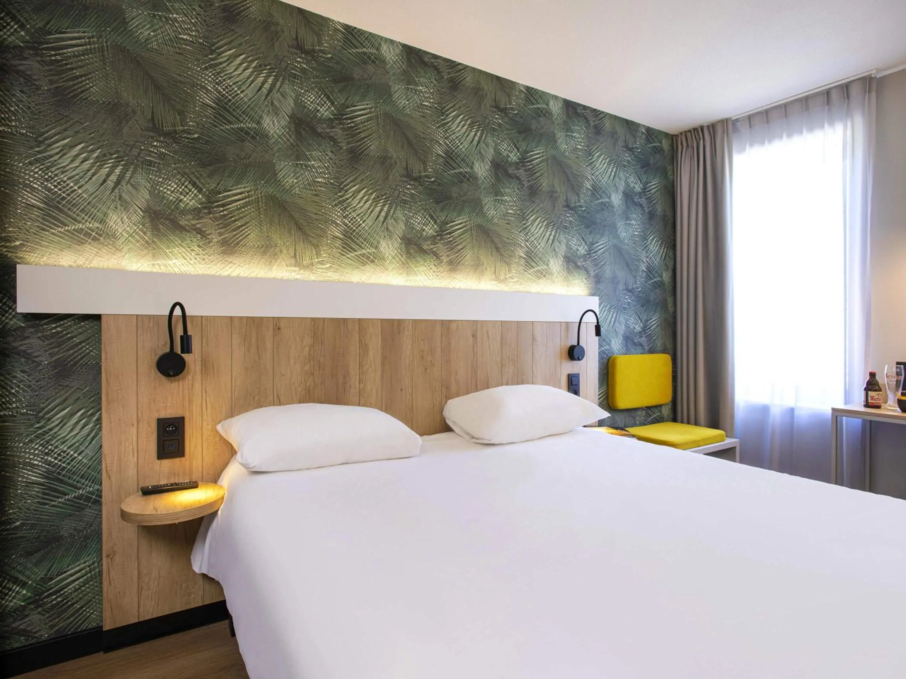 Bedroom, Bed in ibis Brussels Waterloo