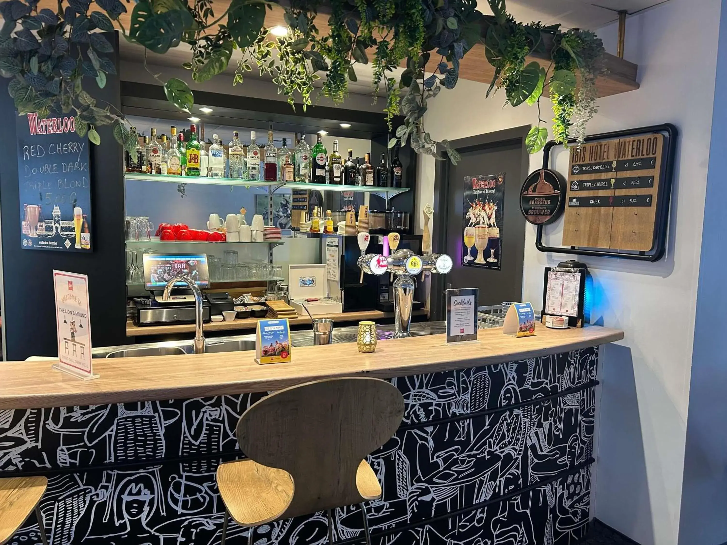 Lounge or bar in ibis Brussels Waterloo Lounge or bar in ibis Brussels Waterloo