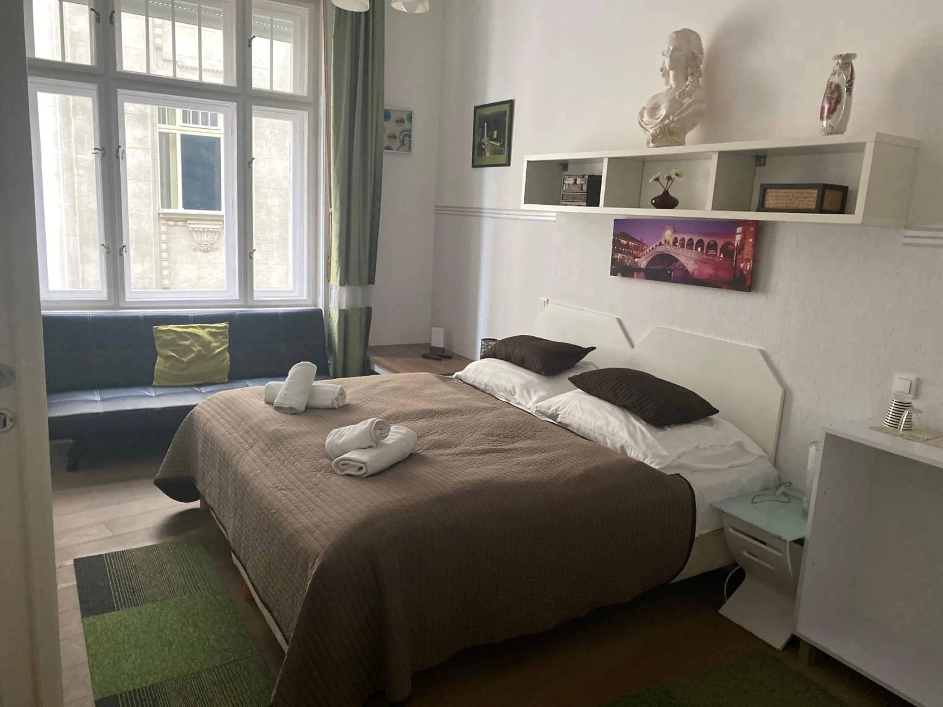 Bed in Butterfly Home Danube