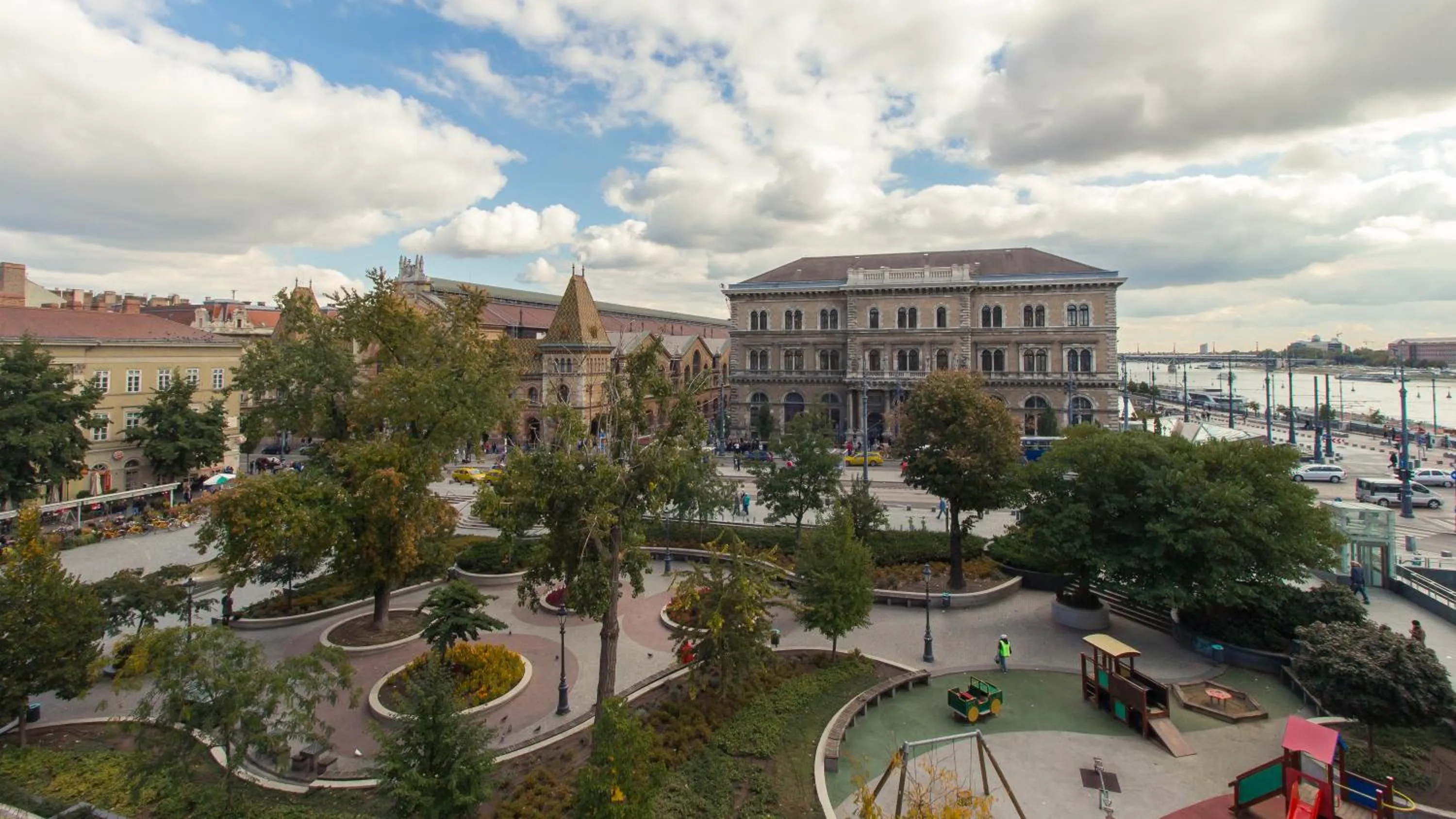 City view in Butterfly Home Danube
