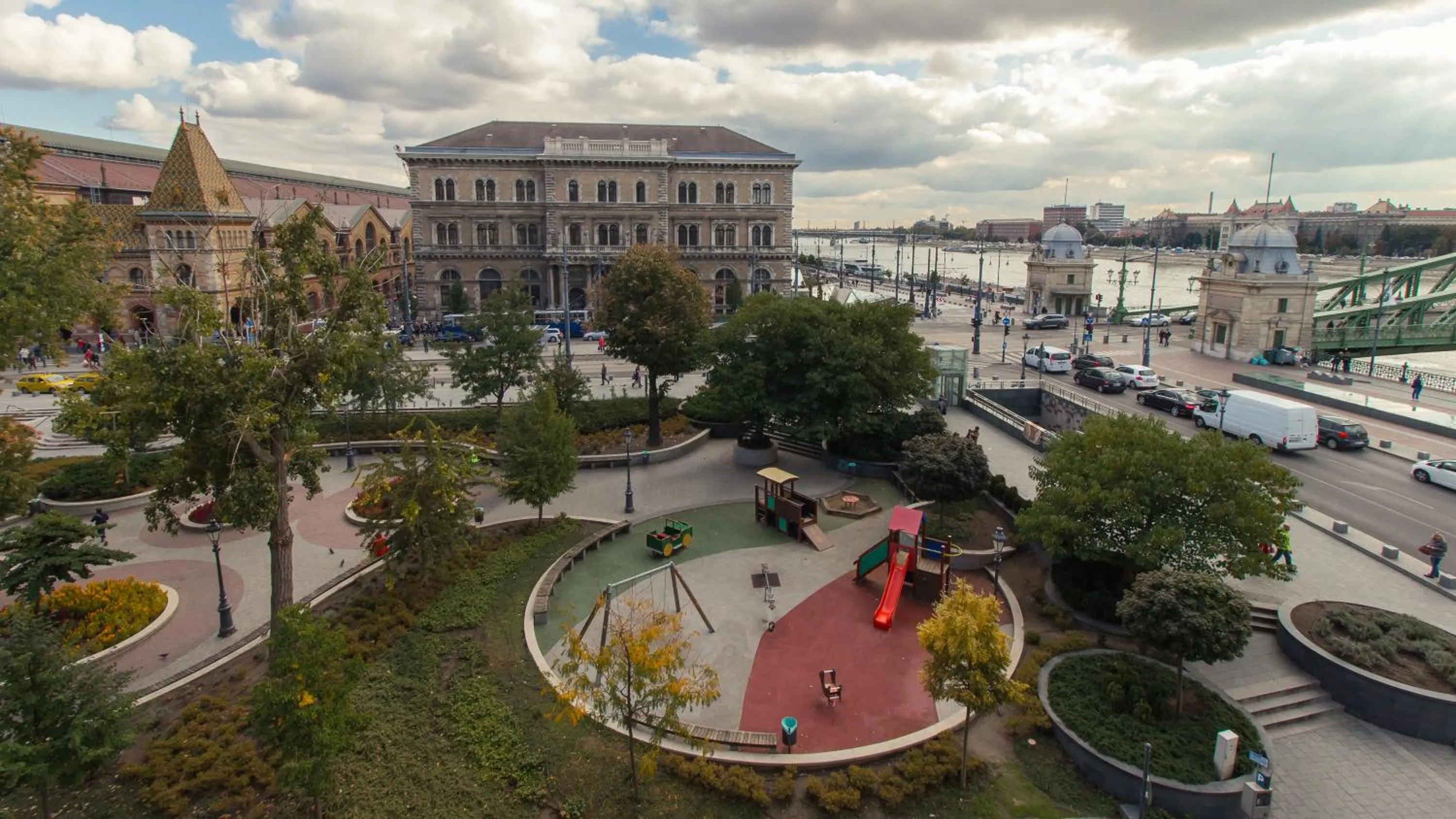 City view in Butterfly Home Danube