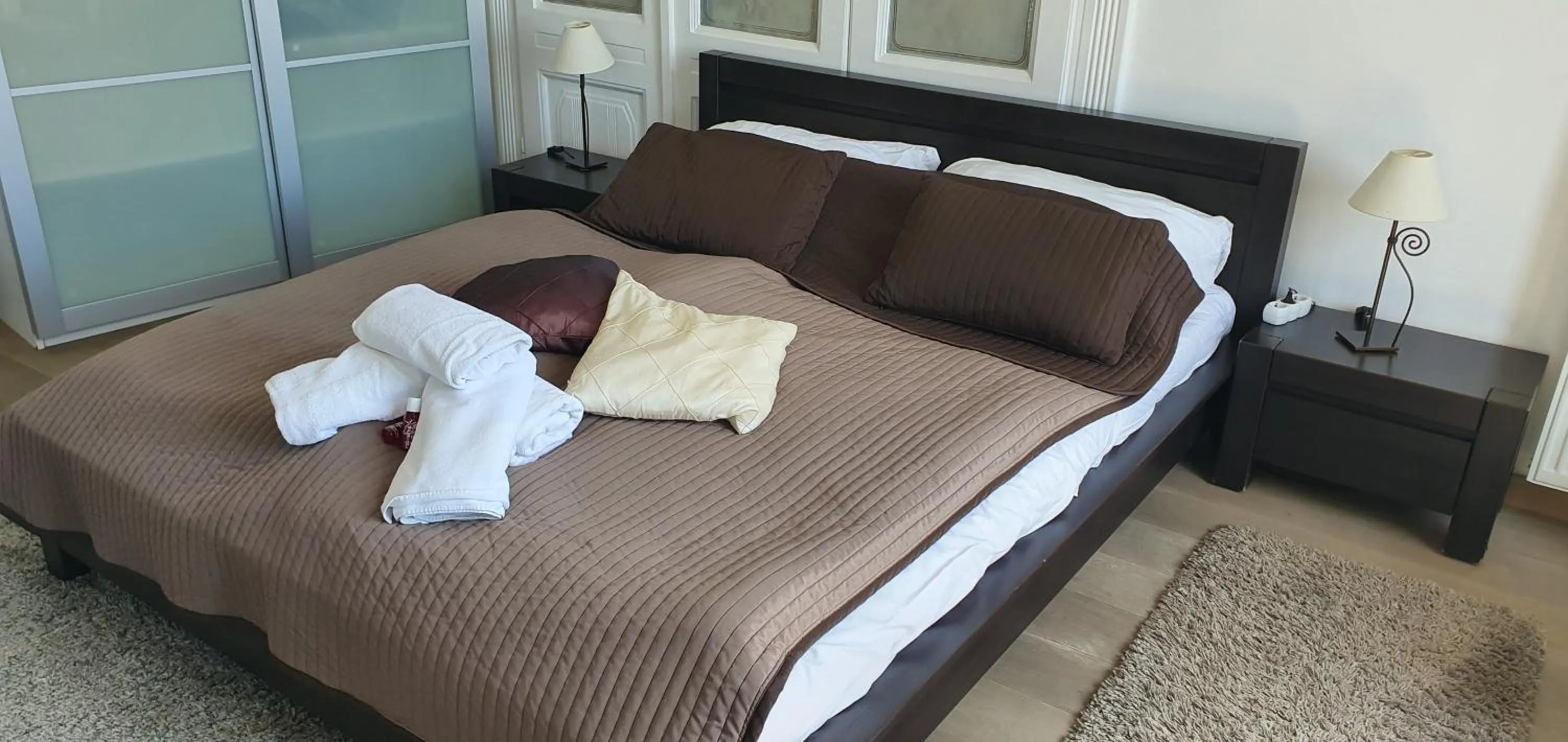 Bed in Butterfly Home Danube