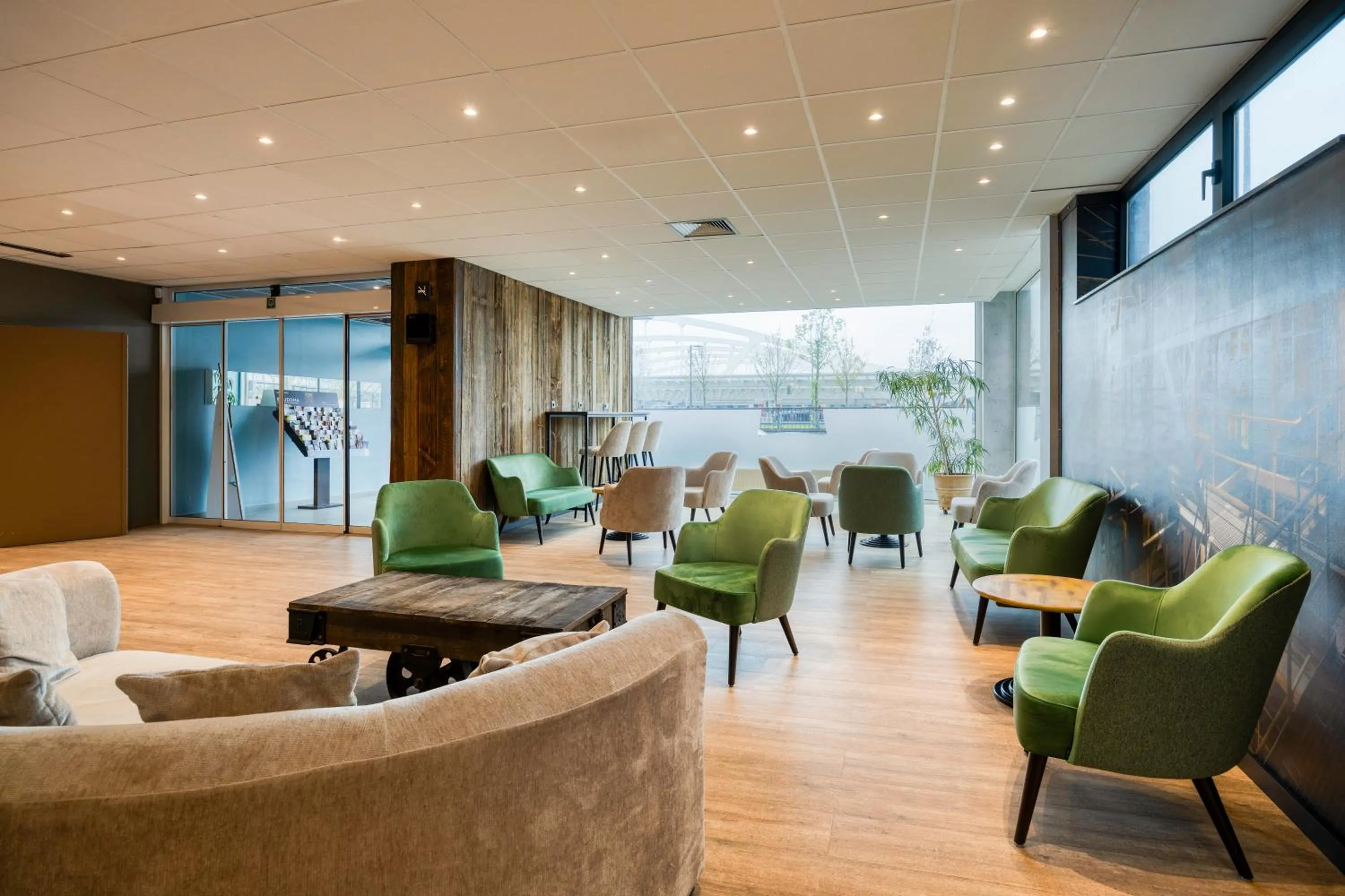 Lobby or reception in B&B HOTEL Mons Gare