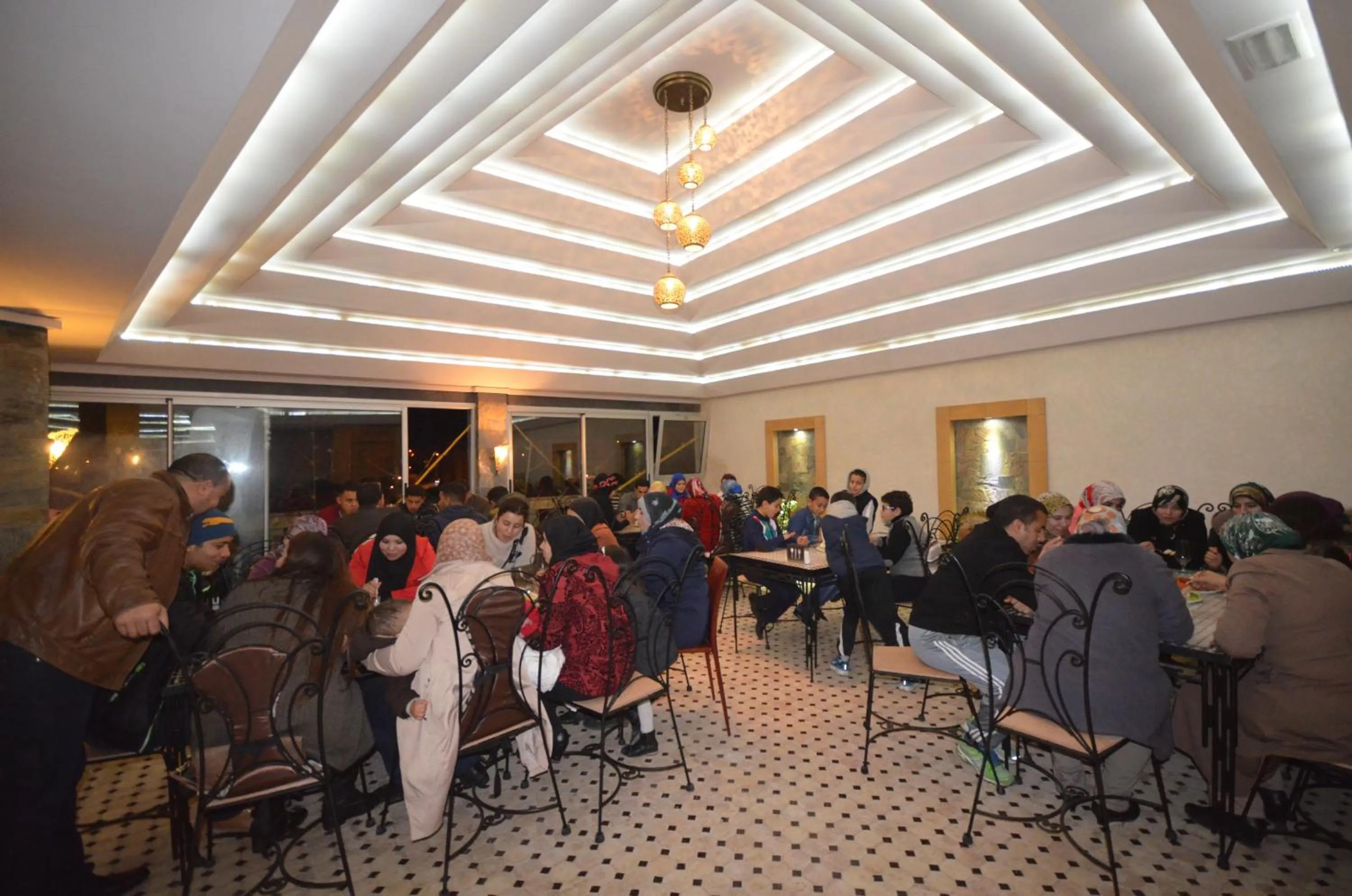 Restaurant/places to eat in Hôtel-Café-Restaurant Pyramides,