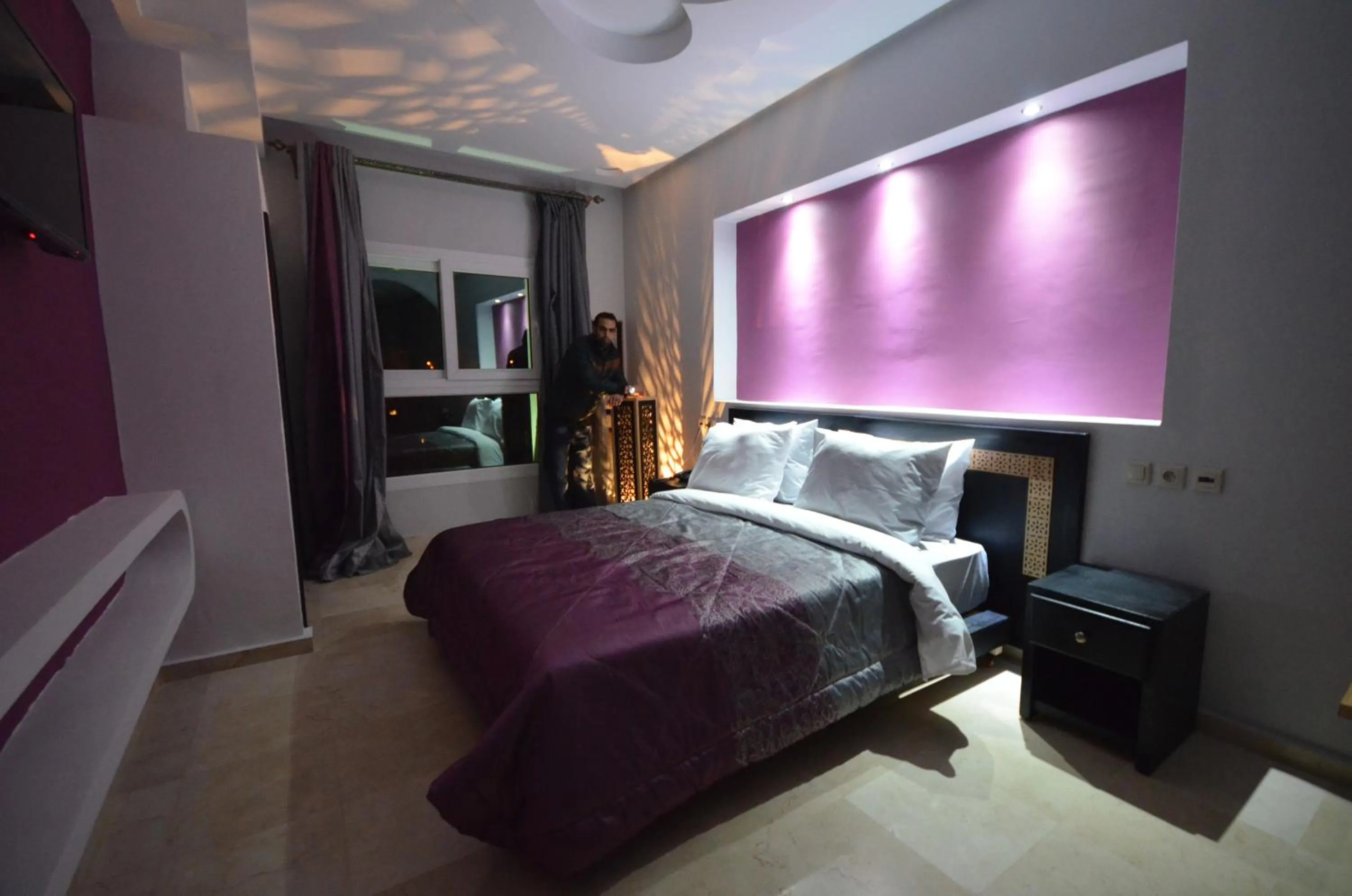 Bedroom, Bed in Hôtel-Café-Restaurant Pyramides,