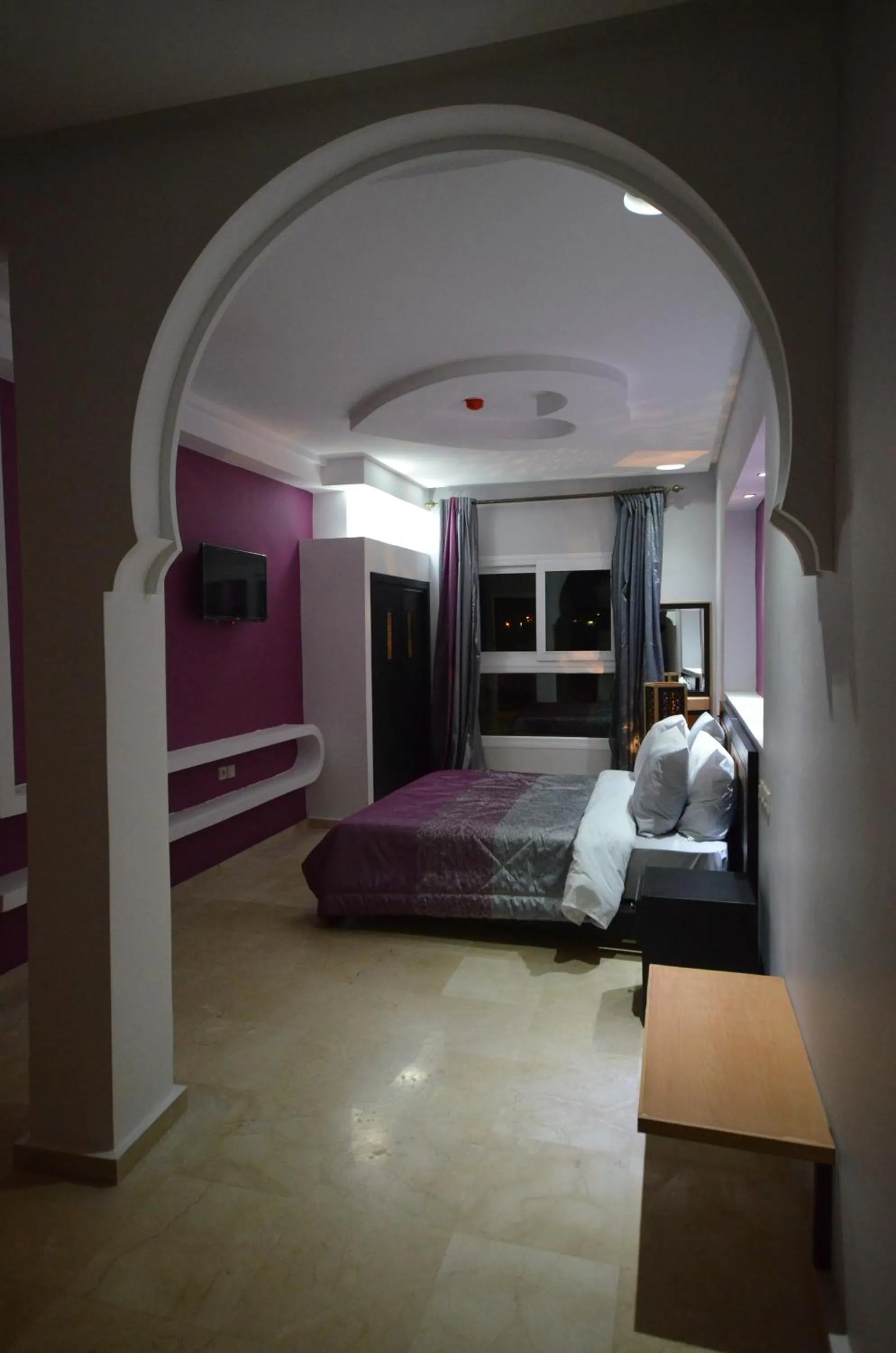 Suite in Hôtel-Café-Restaurant Pyramides,