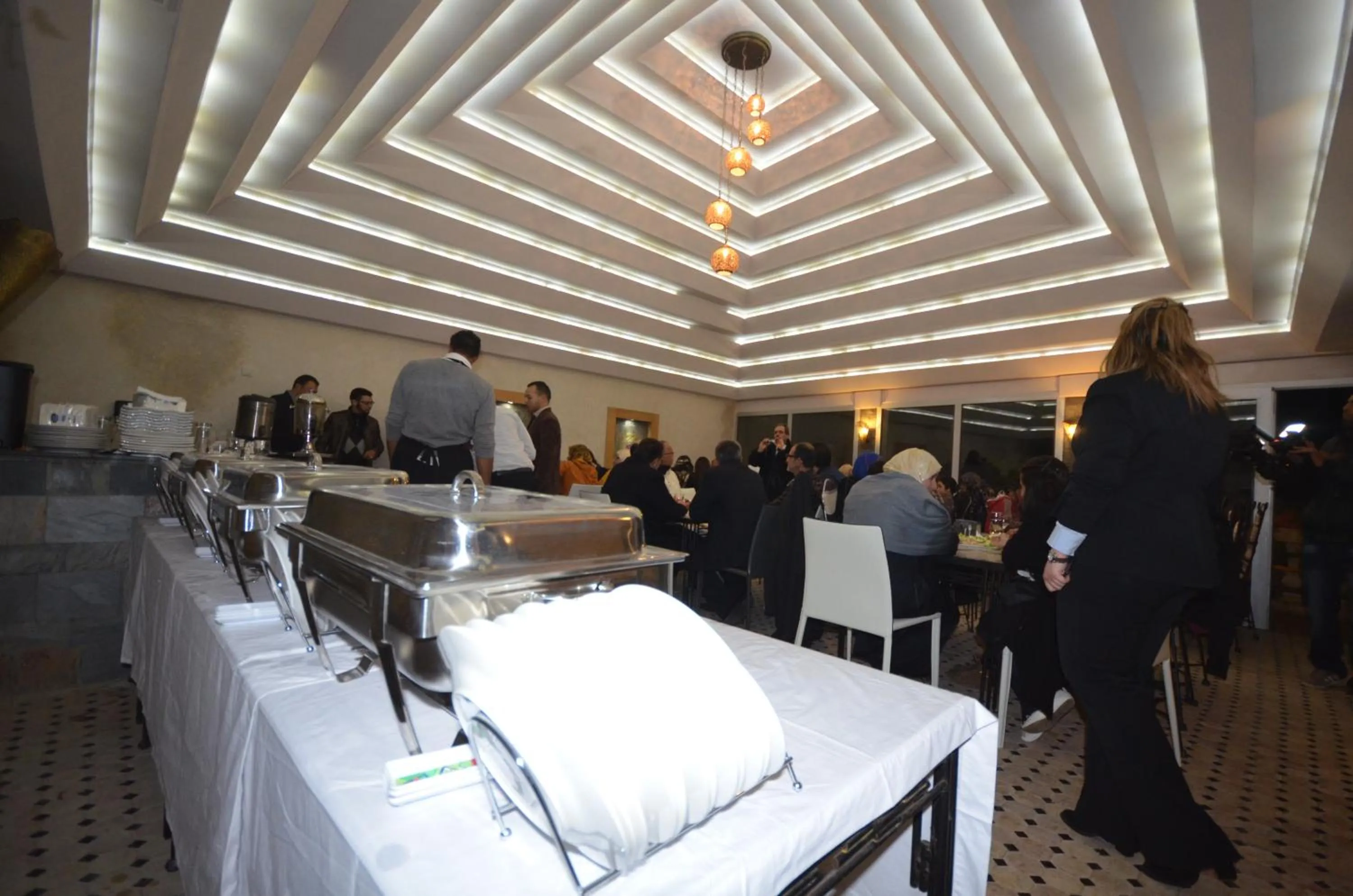 Restaurant/places to eat in Hôtel-Café-Restaurant Pyramides,
