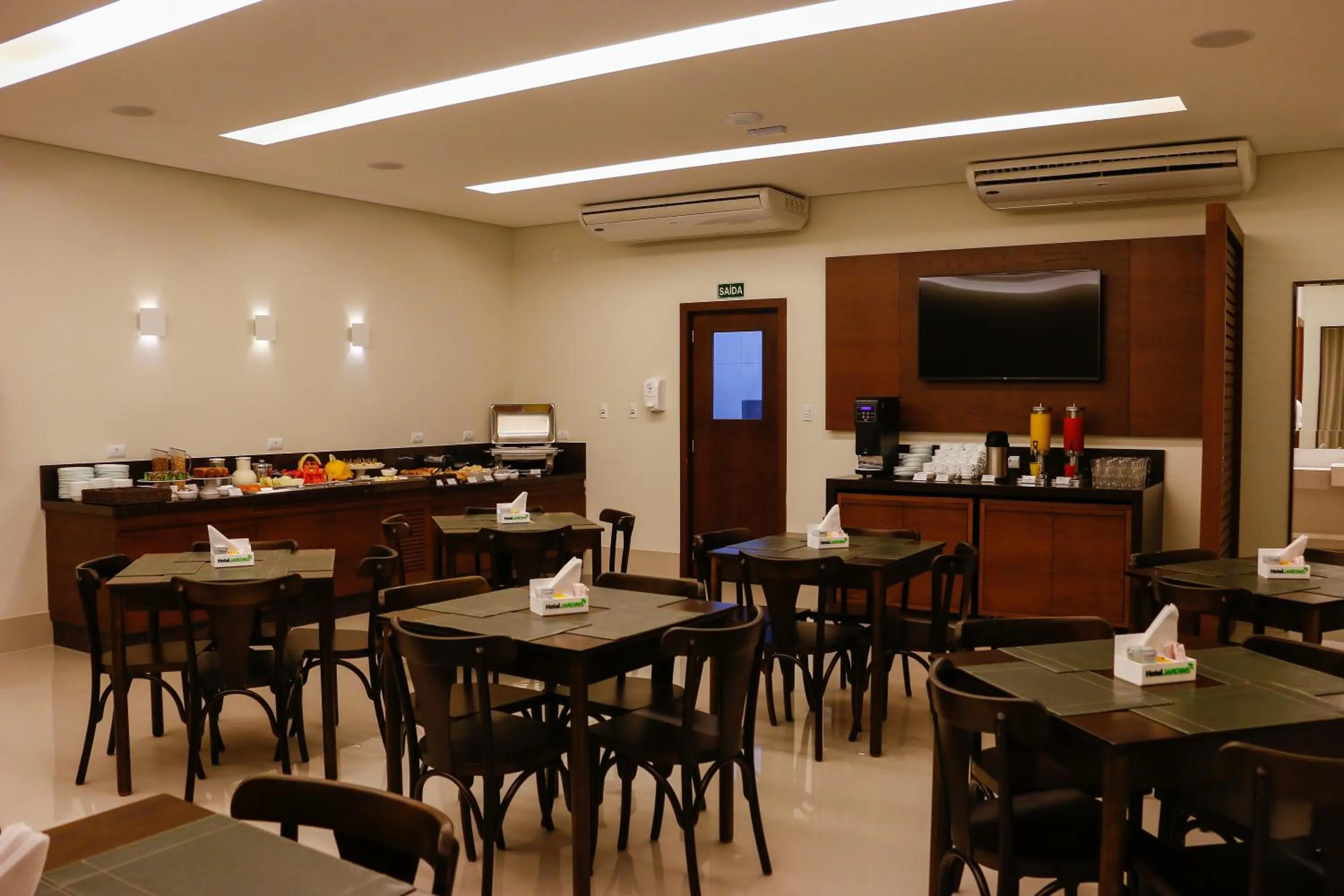 Restaurant/places to eat in Hotel Jardins