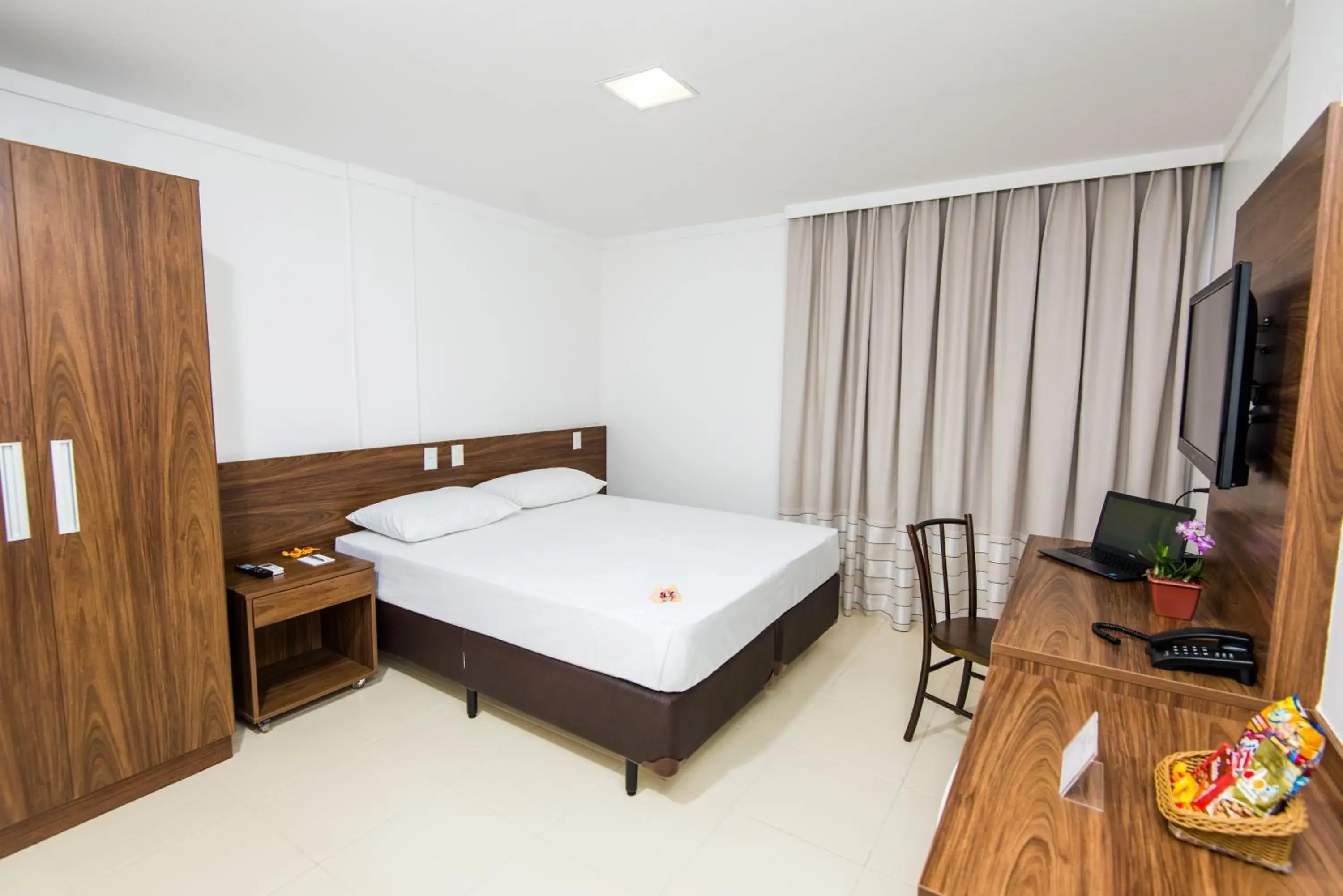 Photo of the whole room, Bed in Hotel Jardins Photo of the whole room, Bed in Hotel Jardins