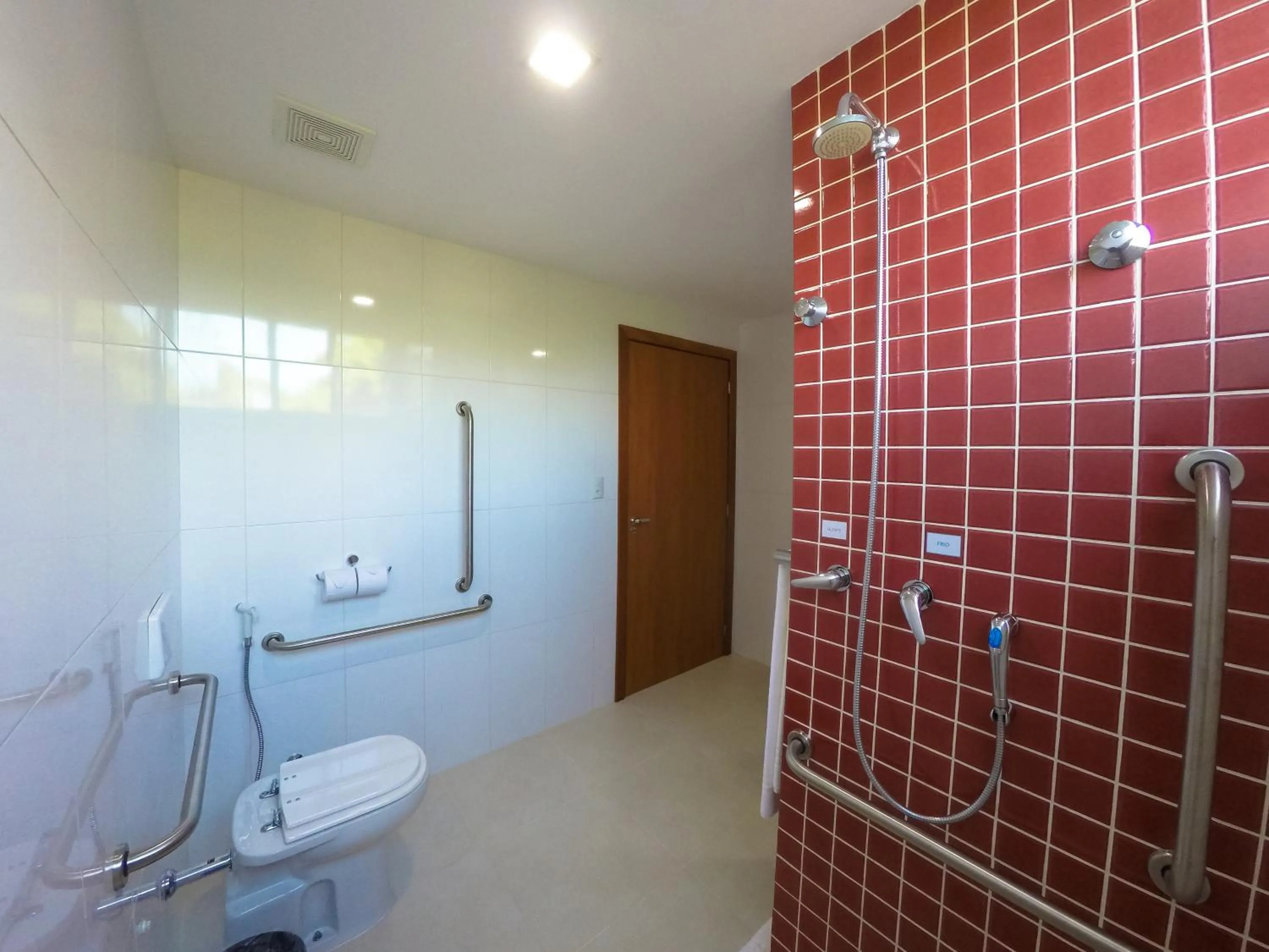 Toilet in Hotel Jardins