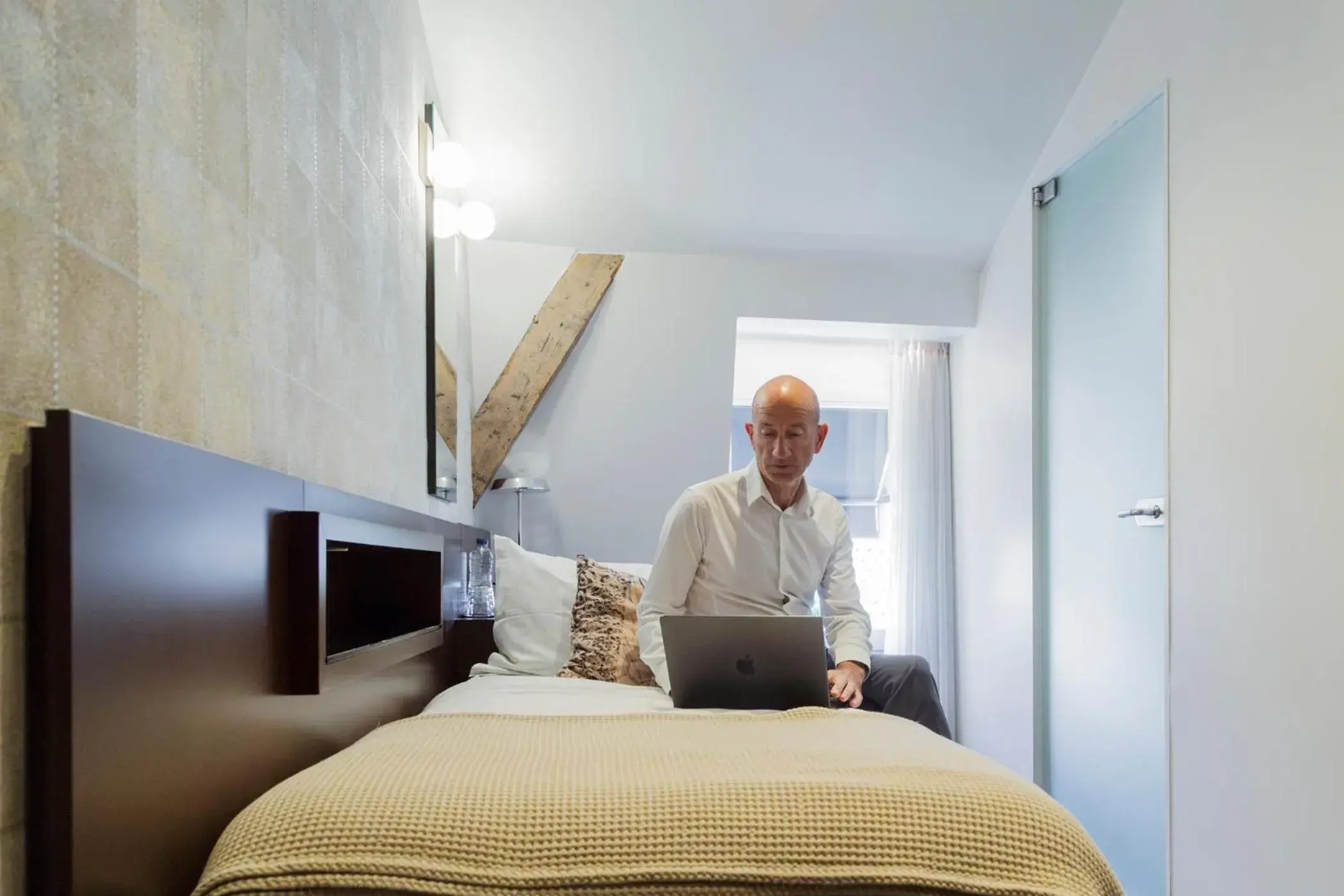 Single Room in Hotel The Century Single Room in Hotel The Century