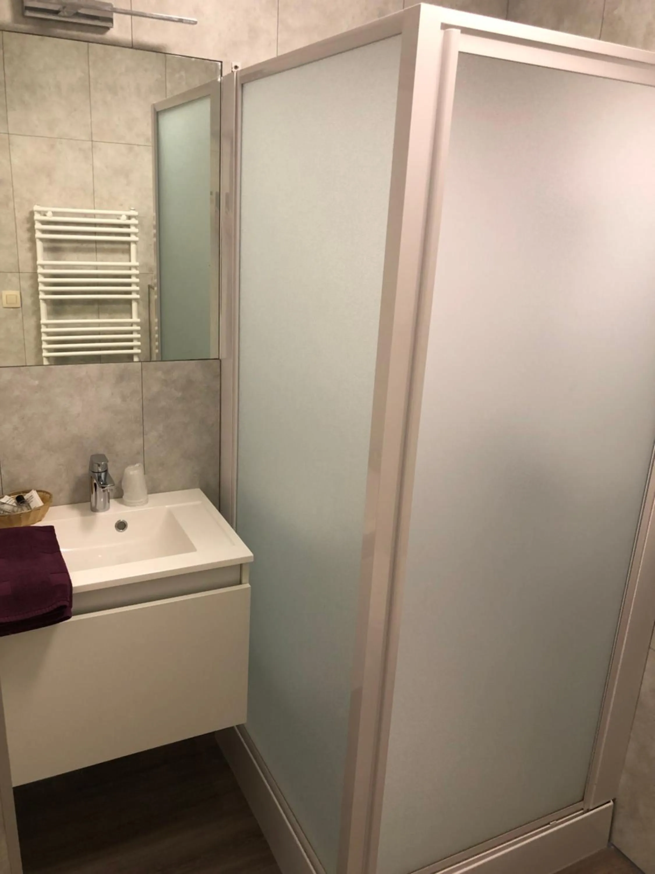 Bathroom in Hotel Asiris