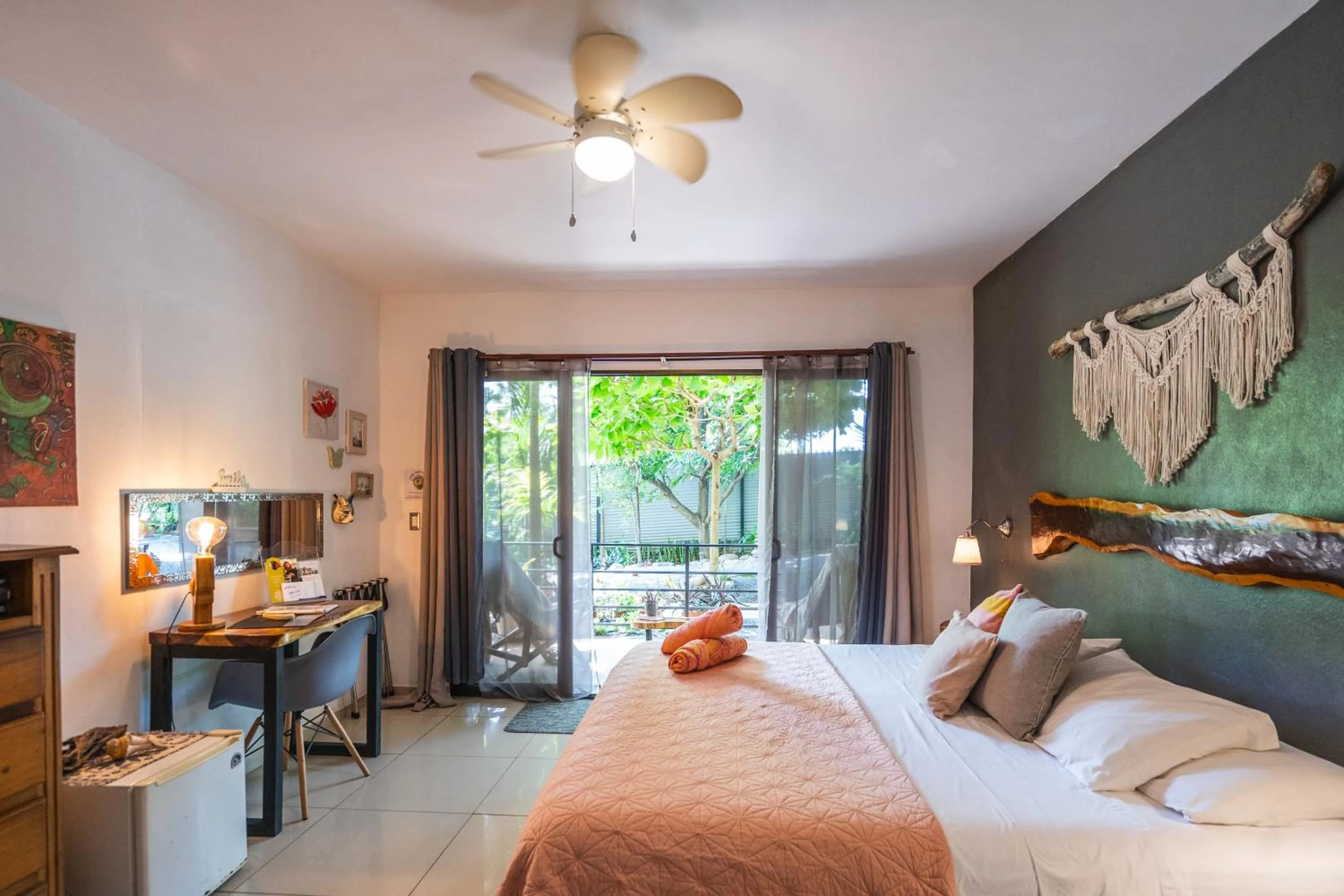 Bed in Tamarindo Sunshine