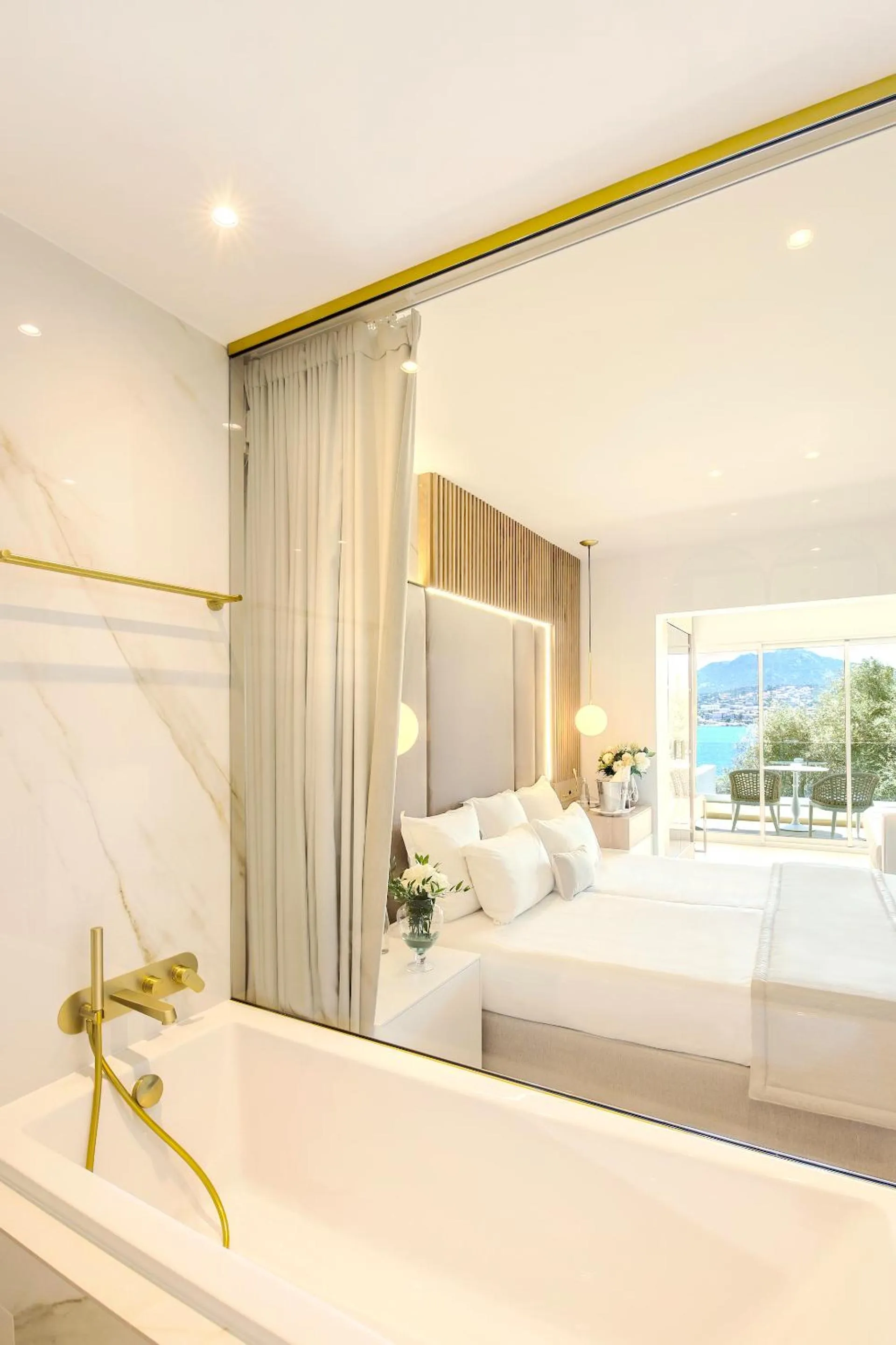 Photo of the whole room, Bed in Hôtel Marinca & Spa