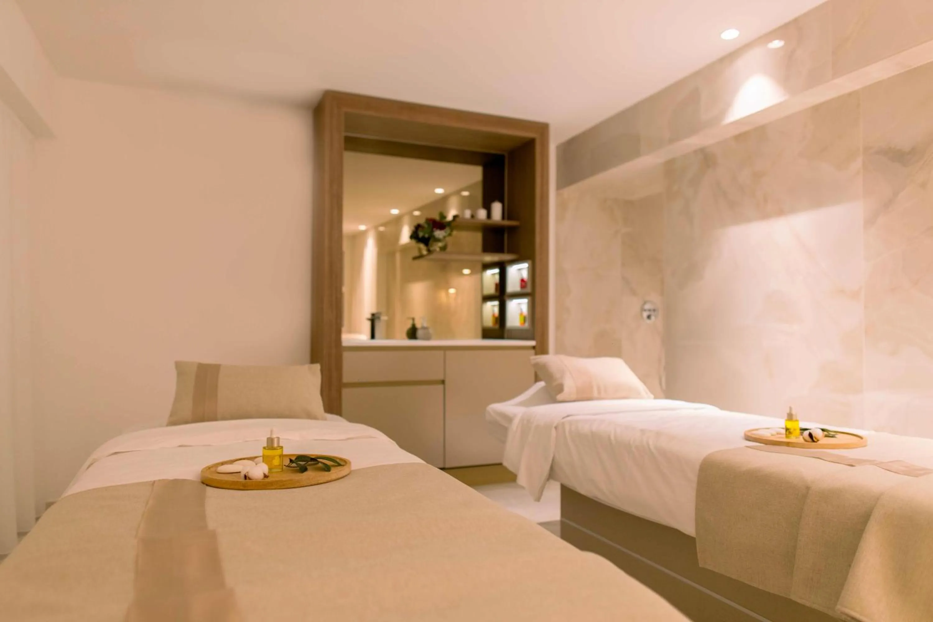 Massage, Bed in Hôtel Marinca & Spa