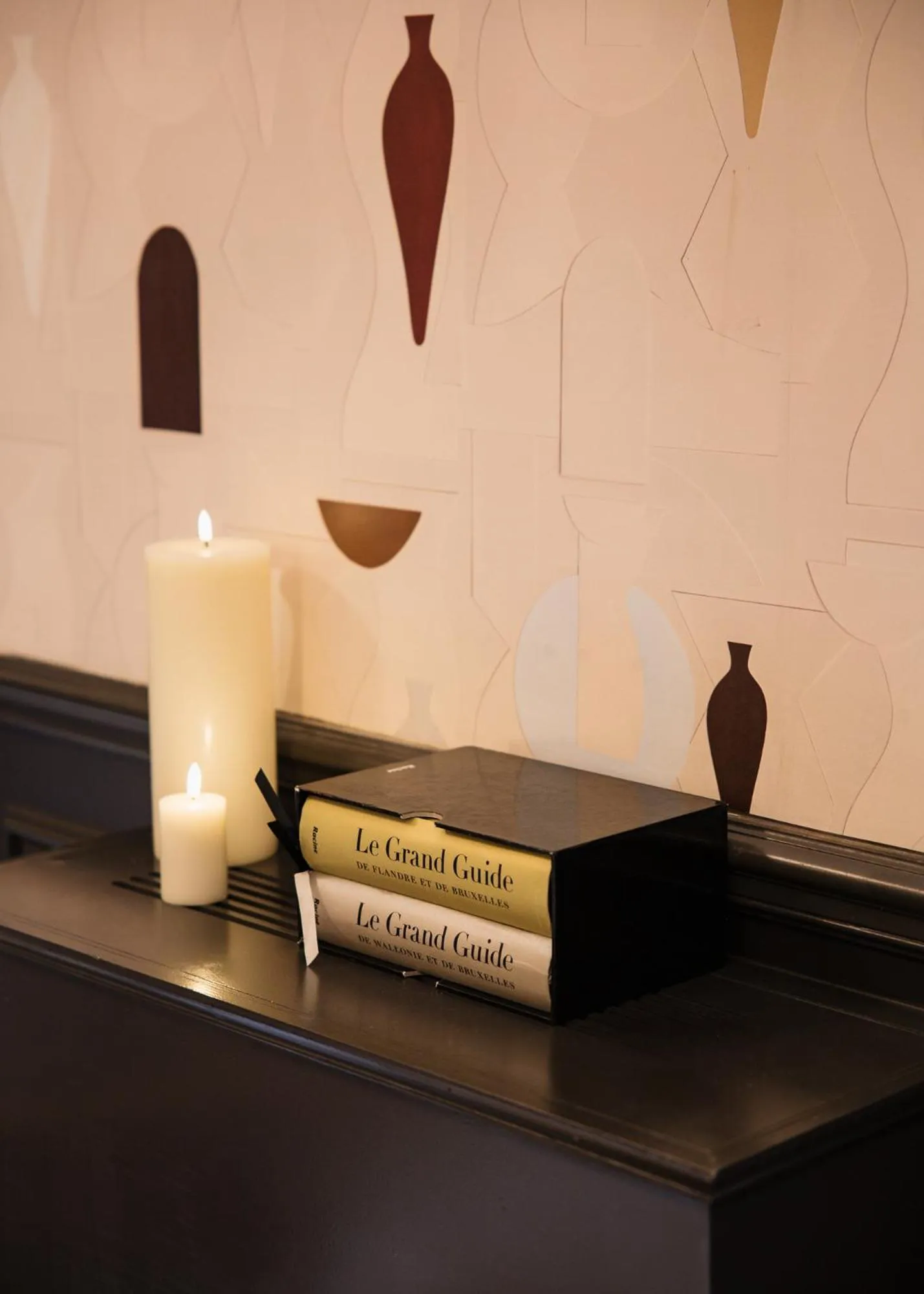 Library in Hotel Made In Louise