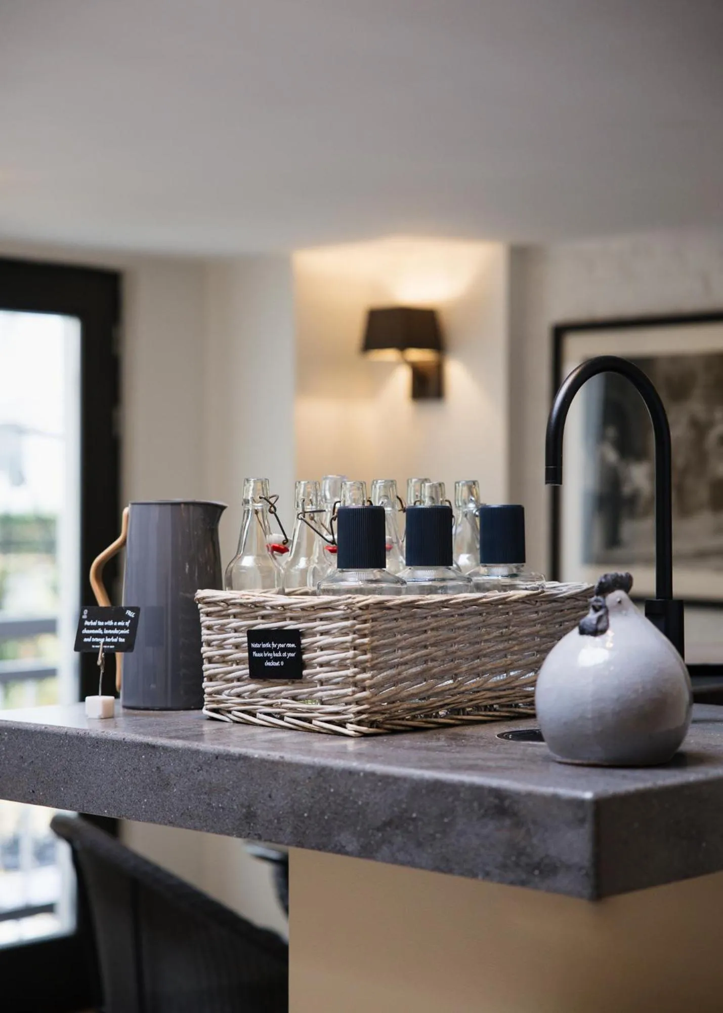 Coffee/tea facilities in Hotel Made In Louise