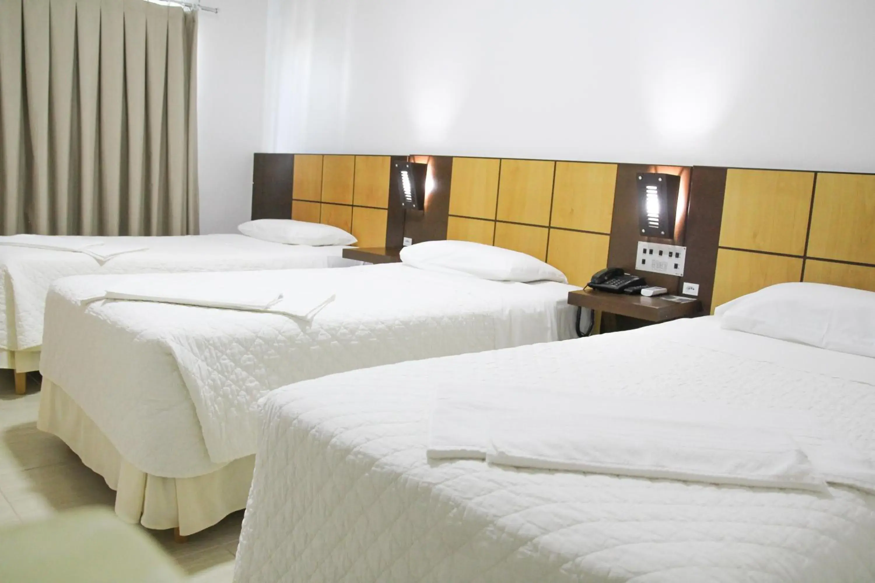 Deluxe Triple Room in Dois Vizinhos Palace Hotel Deluxe Triple Room in Dois Vizinhos Palace Hotel