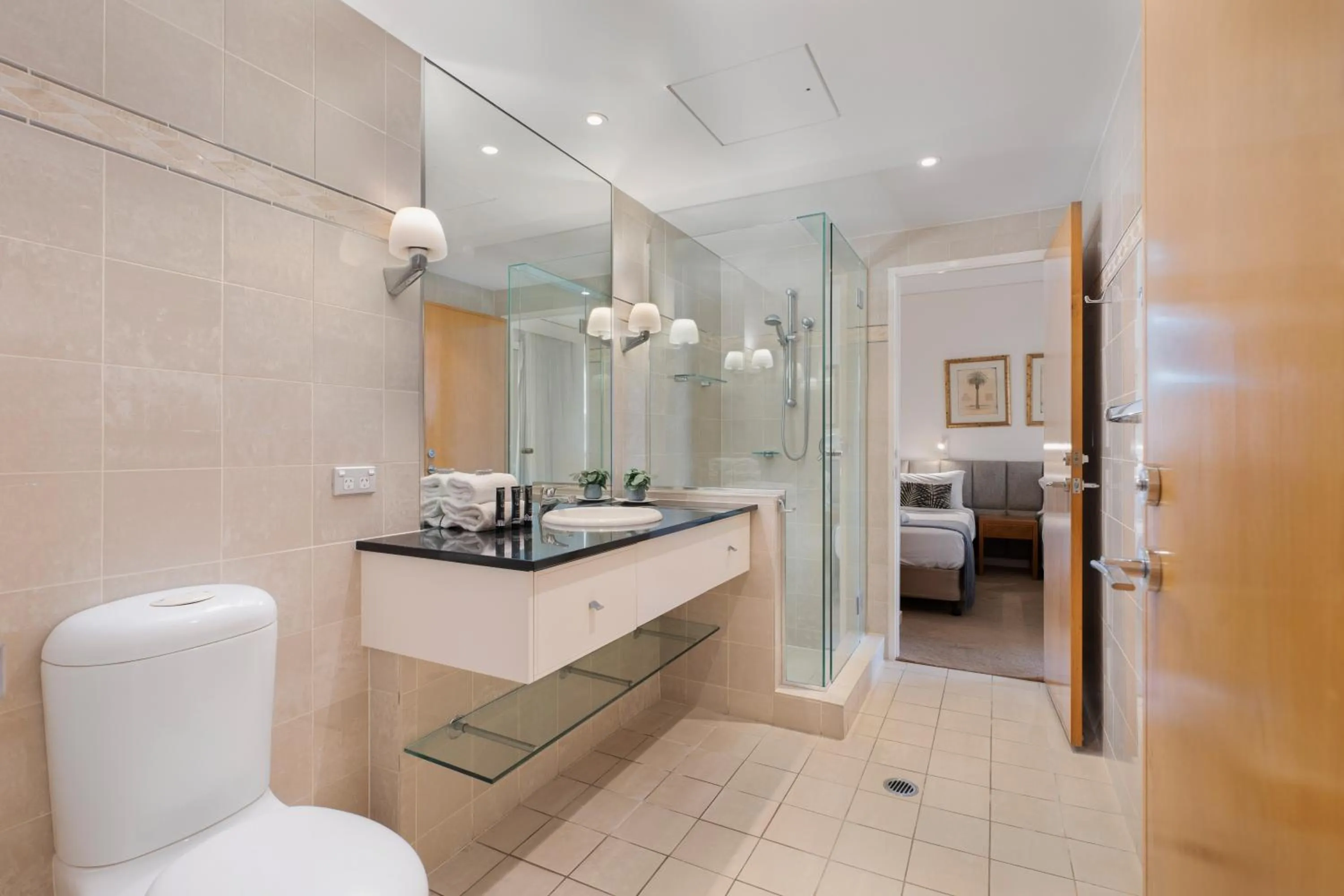 Shower in Laguna on Hastings