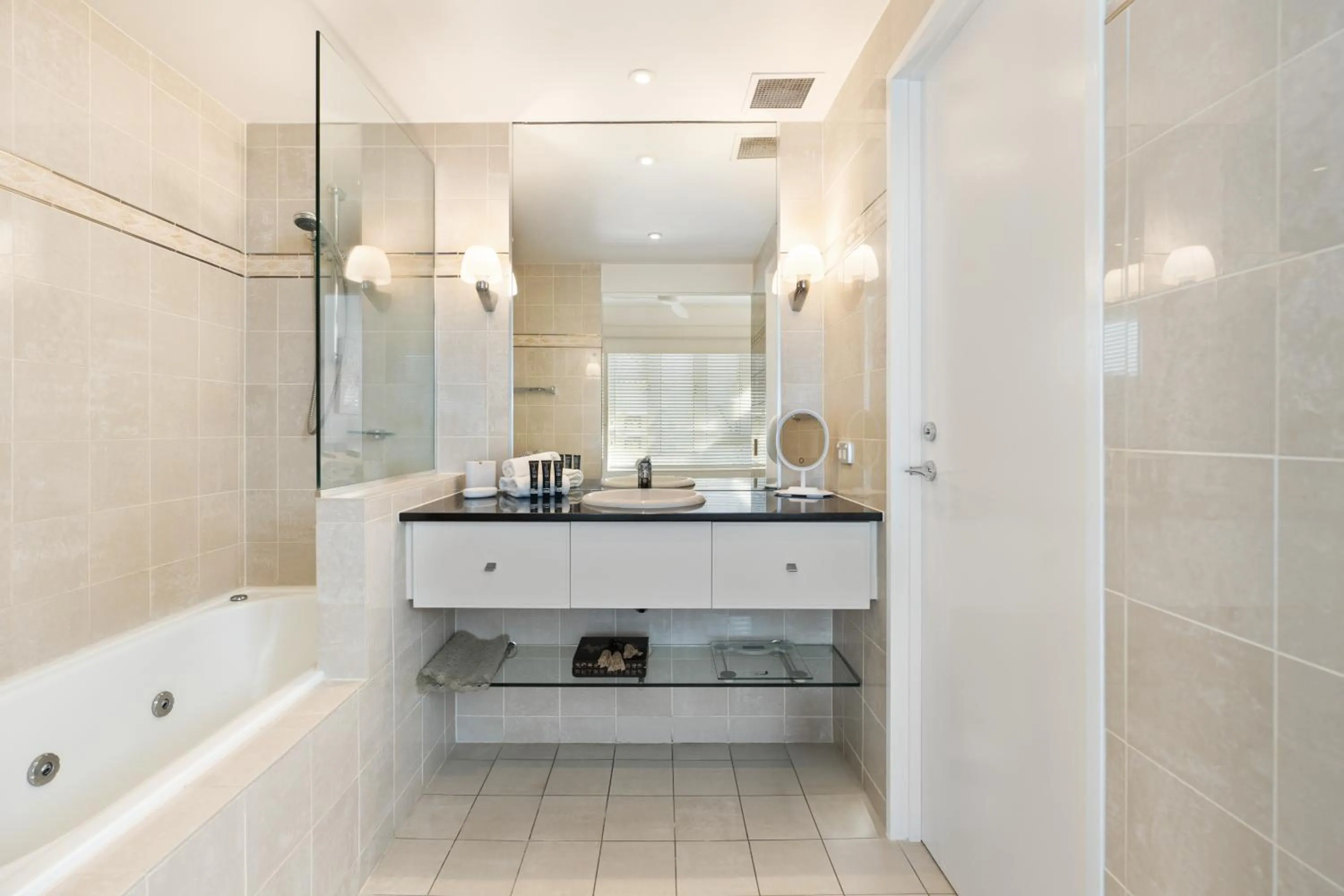 Bedroom in Laguna on Hastings