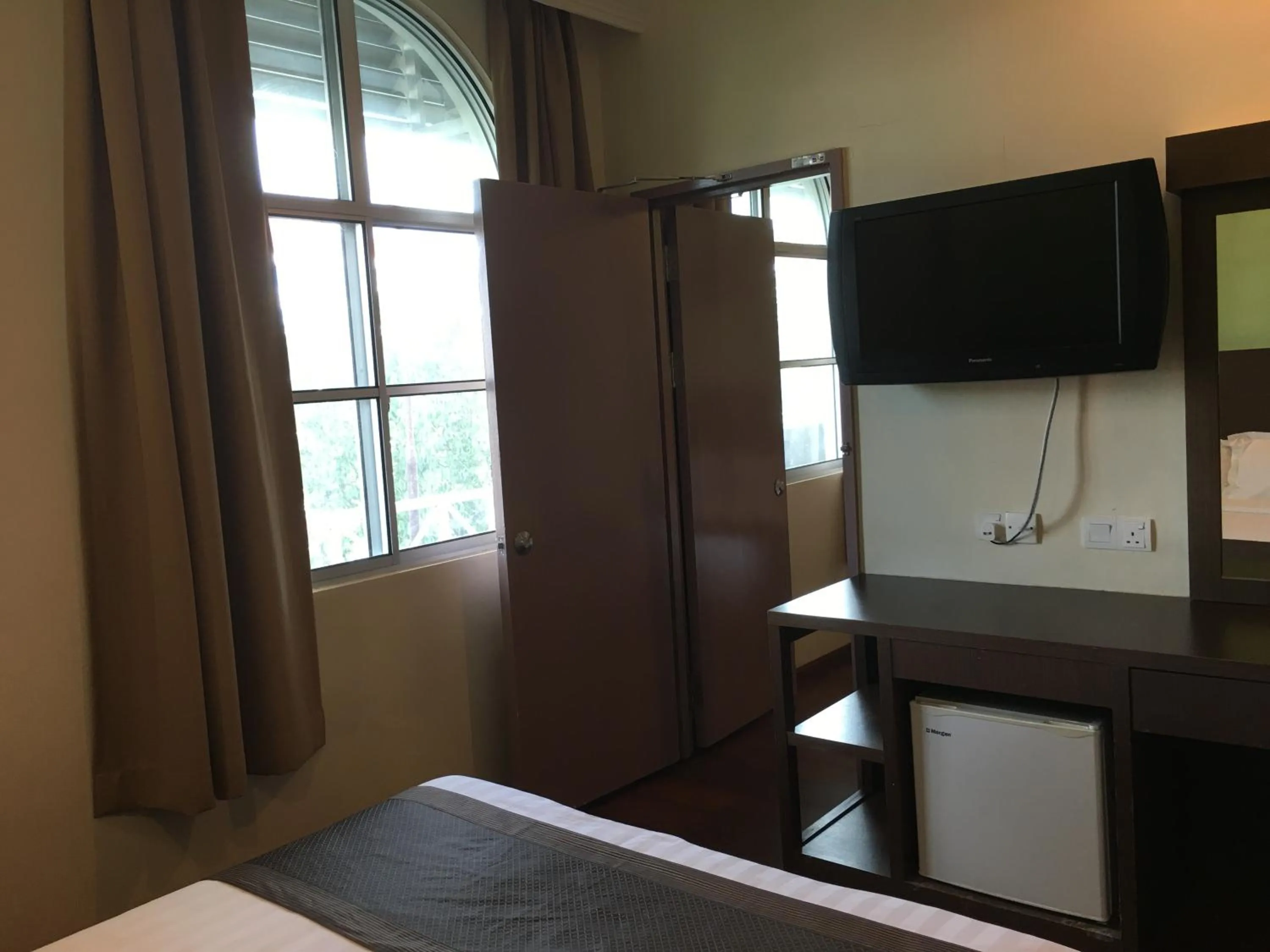 Bed in Lintas Plaza Hotel