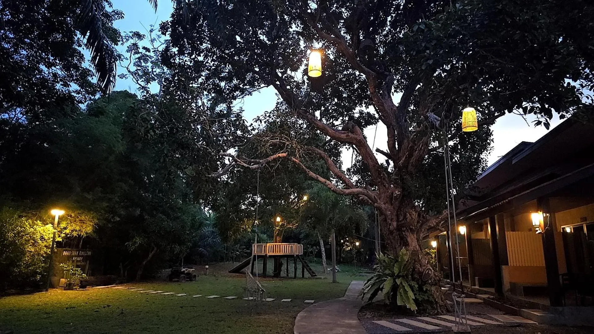 Baan Suan Rim Klong Resort