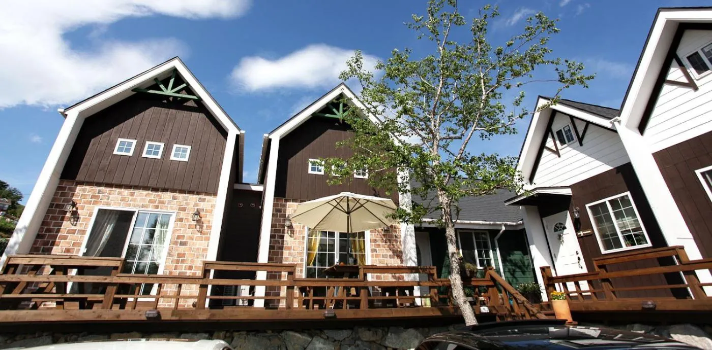 Facade/entrance in Soop and Soop Pension