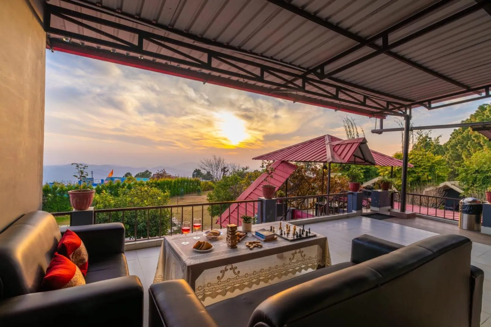 Communal lounge/ TV room in Samskara & Samsara