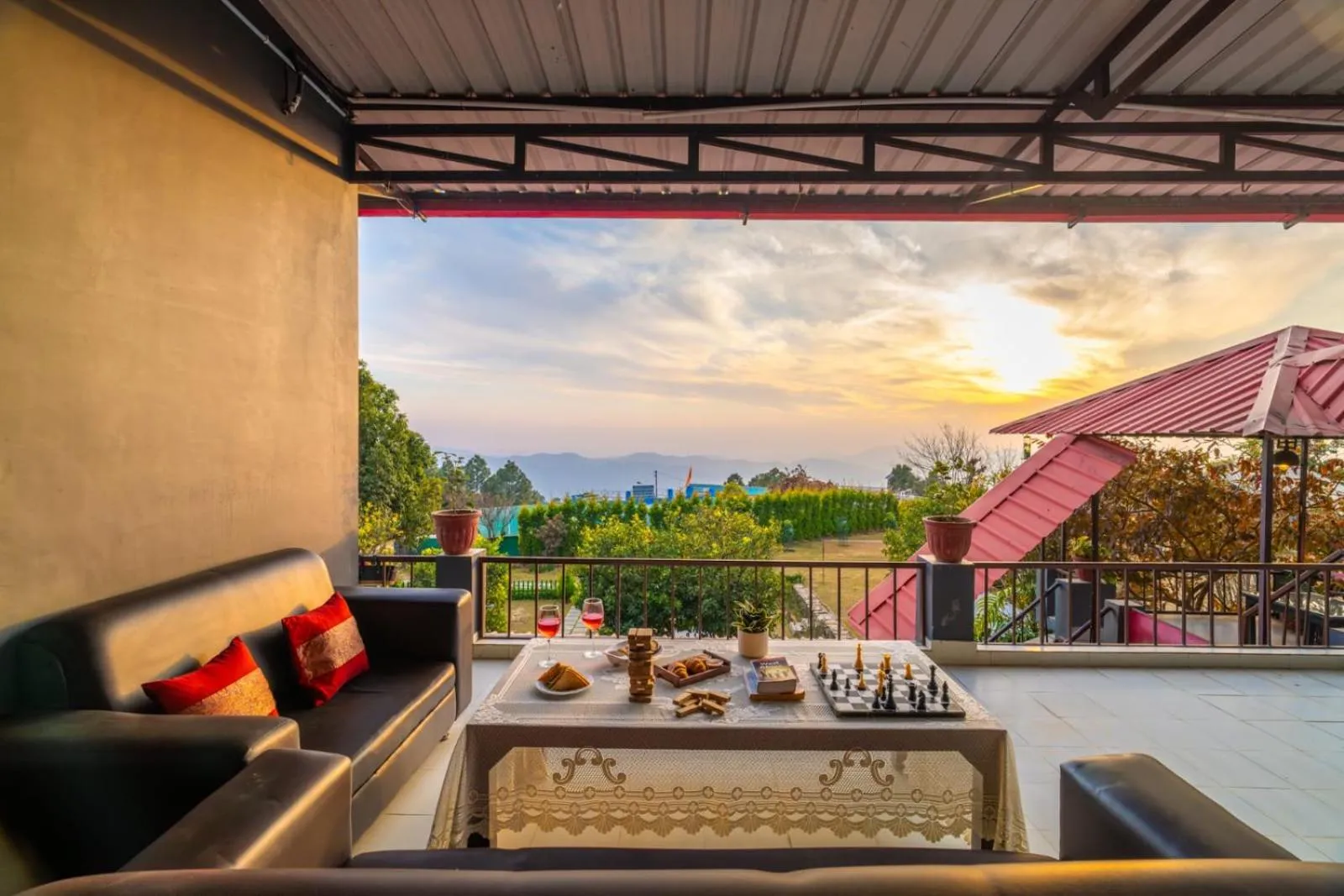 Communal lounge/ TV room in Samskara & Samsara