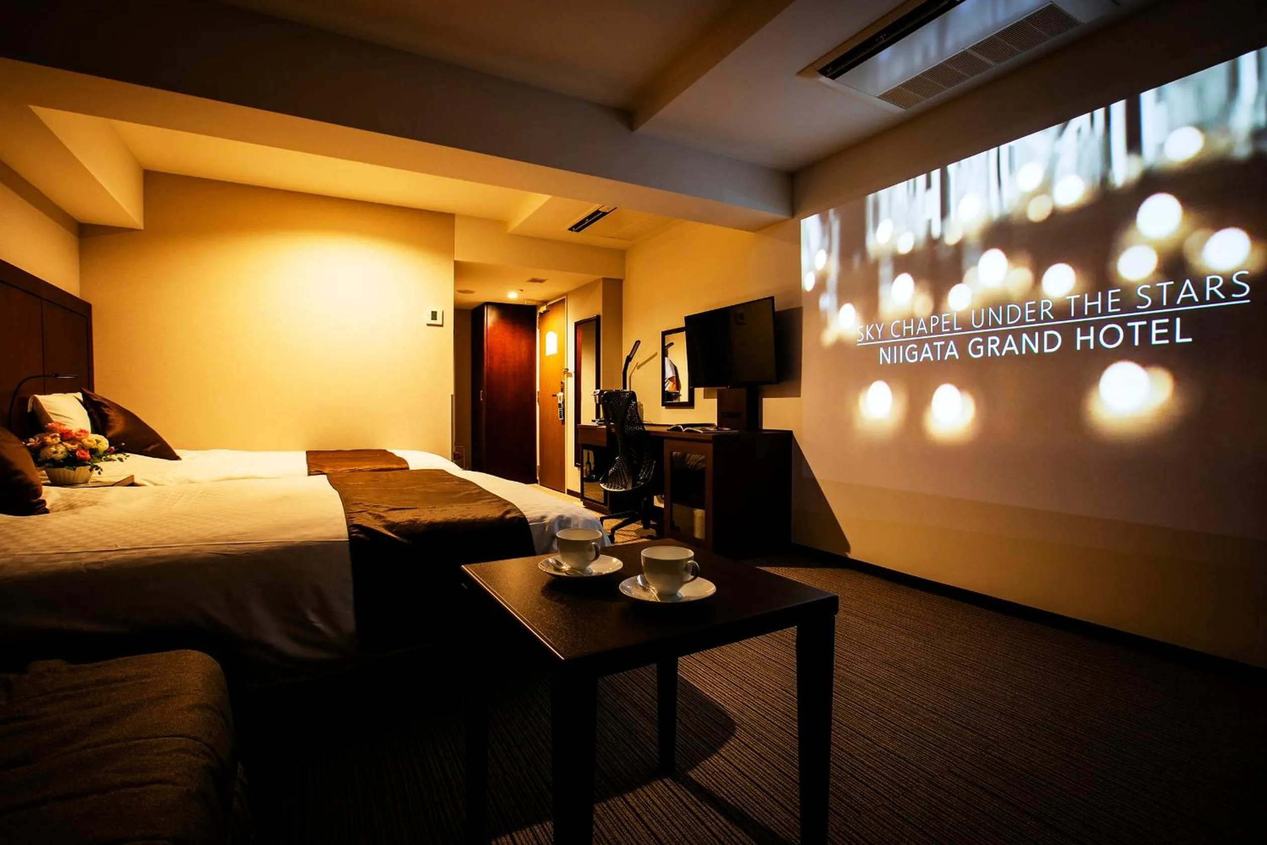 Photo of the whole room, Bed in Niigata Grand Hotel