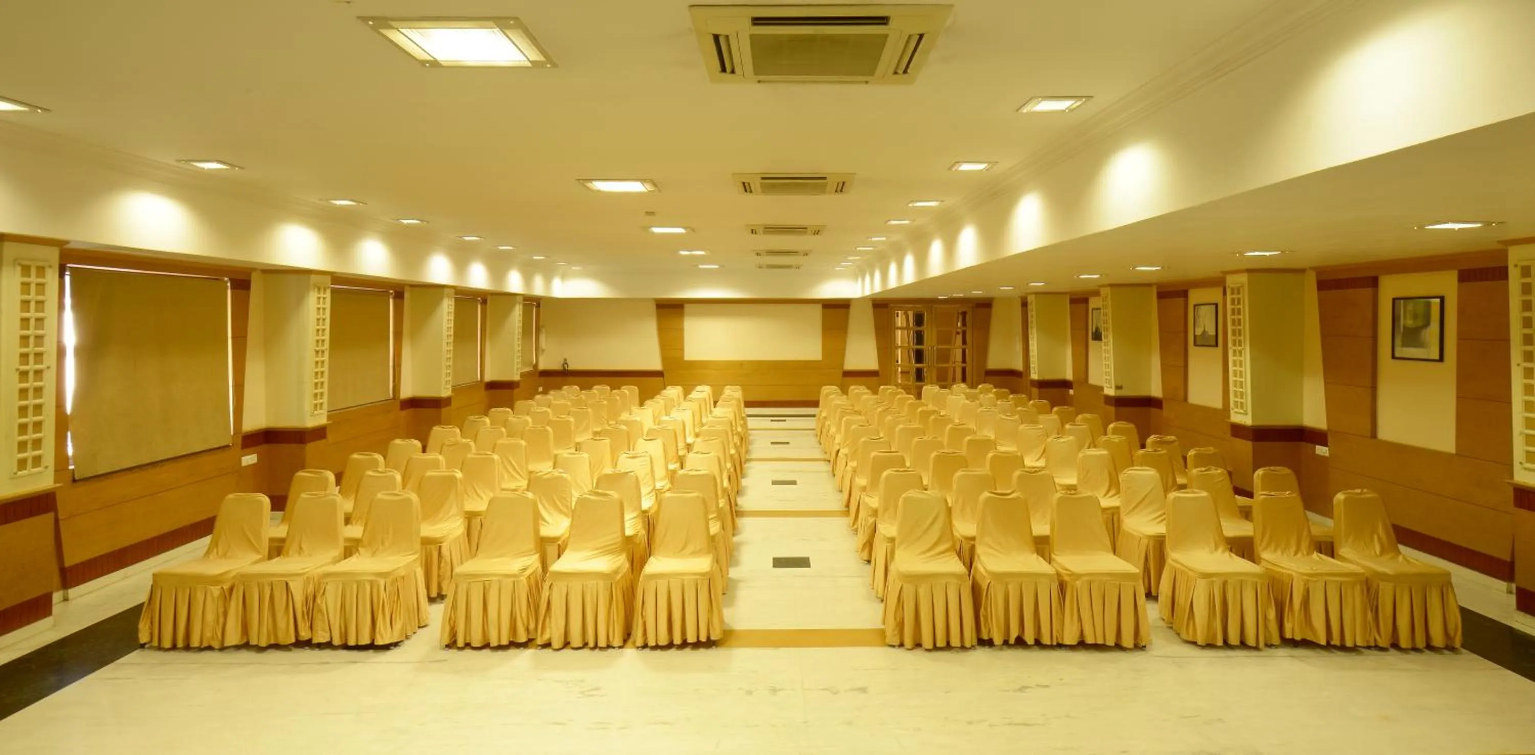 Banquet/Function facilities in Plaza Inn