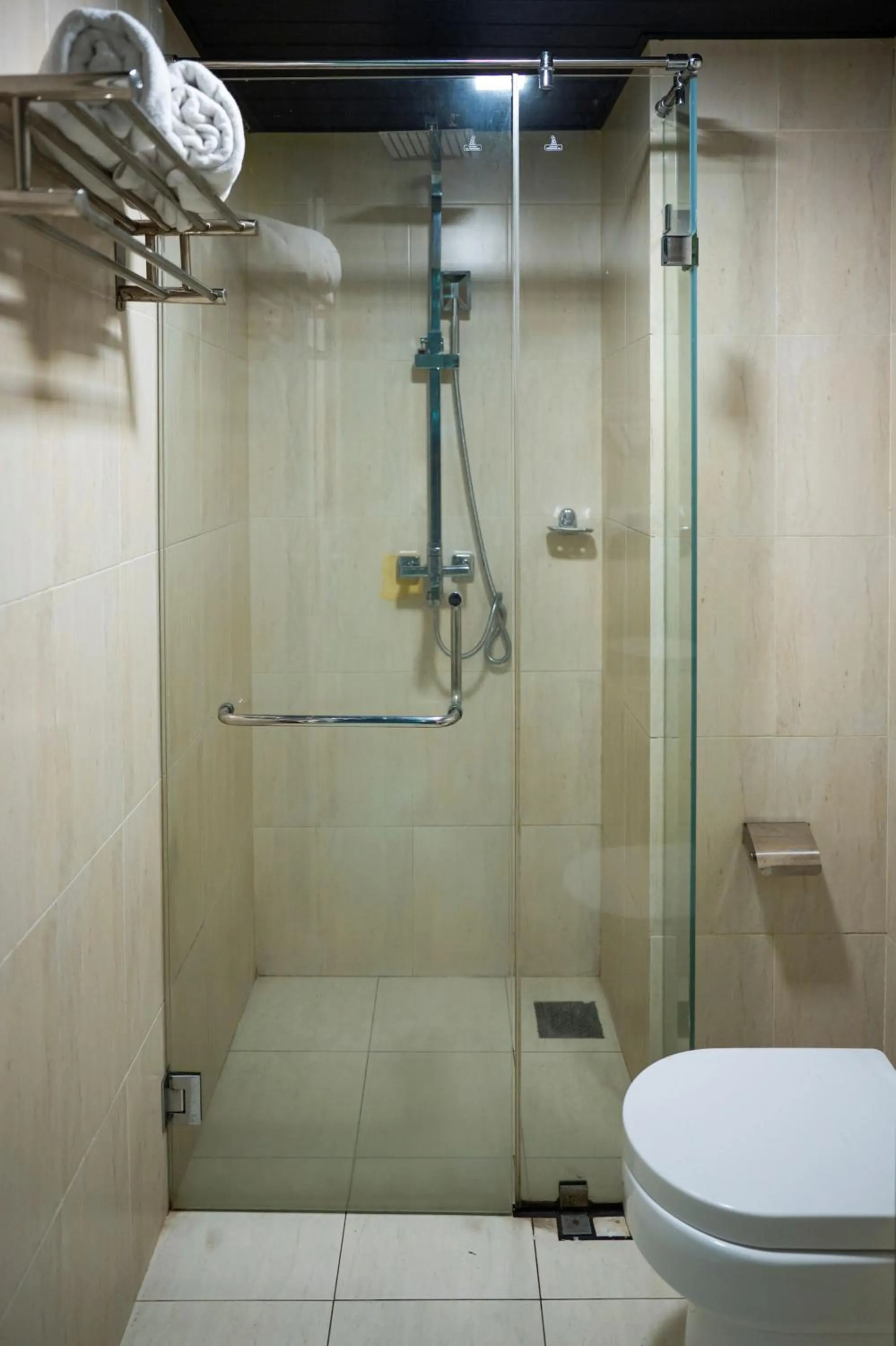 Bathroom in Thilhara Colombo