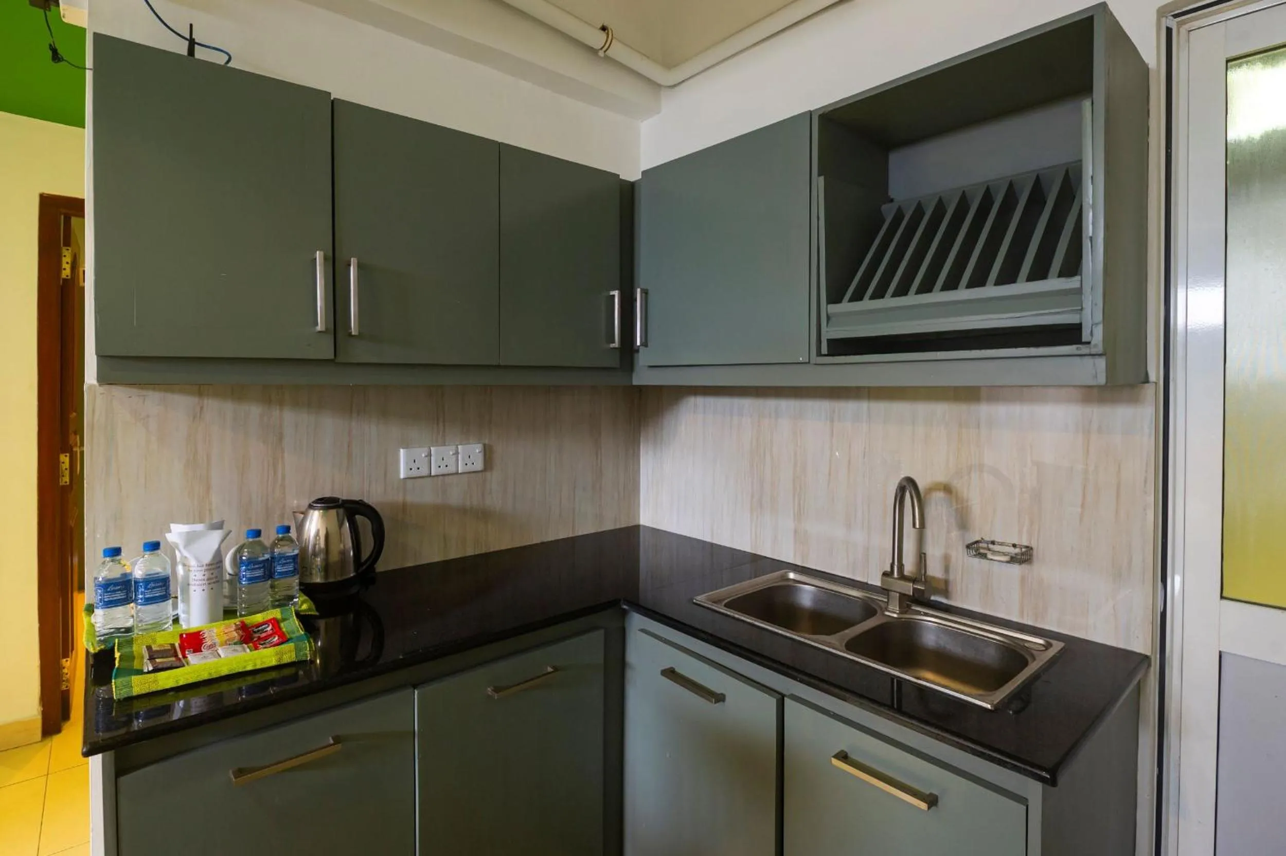 Kitchen or kitchenette in Thilhara Colombo