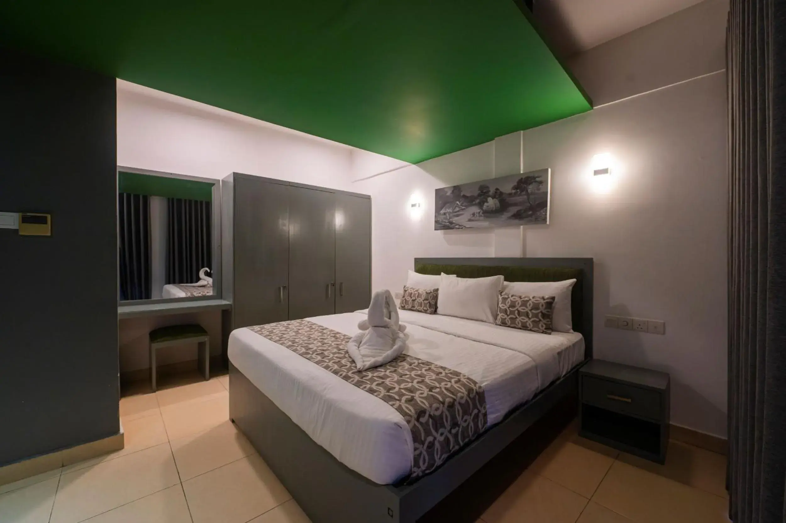 Deluxe Room in Thilhara Colombo Deluxe Room in Thilhara Colombo