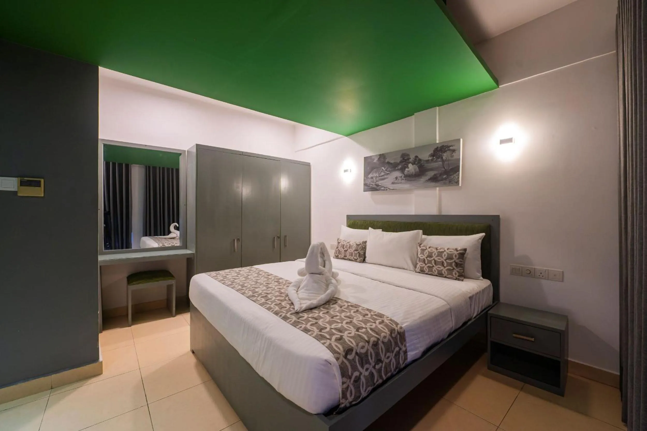 Bedroom, Bed in Thilhara Colombo