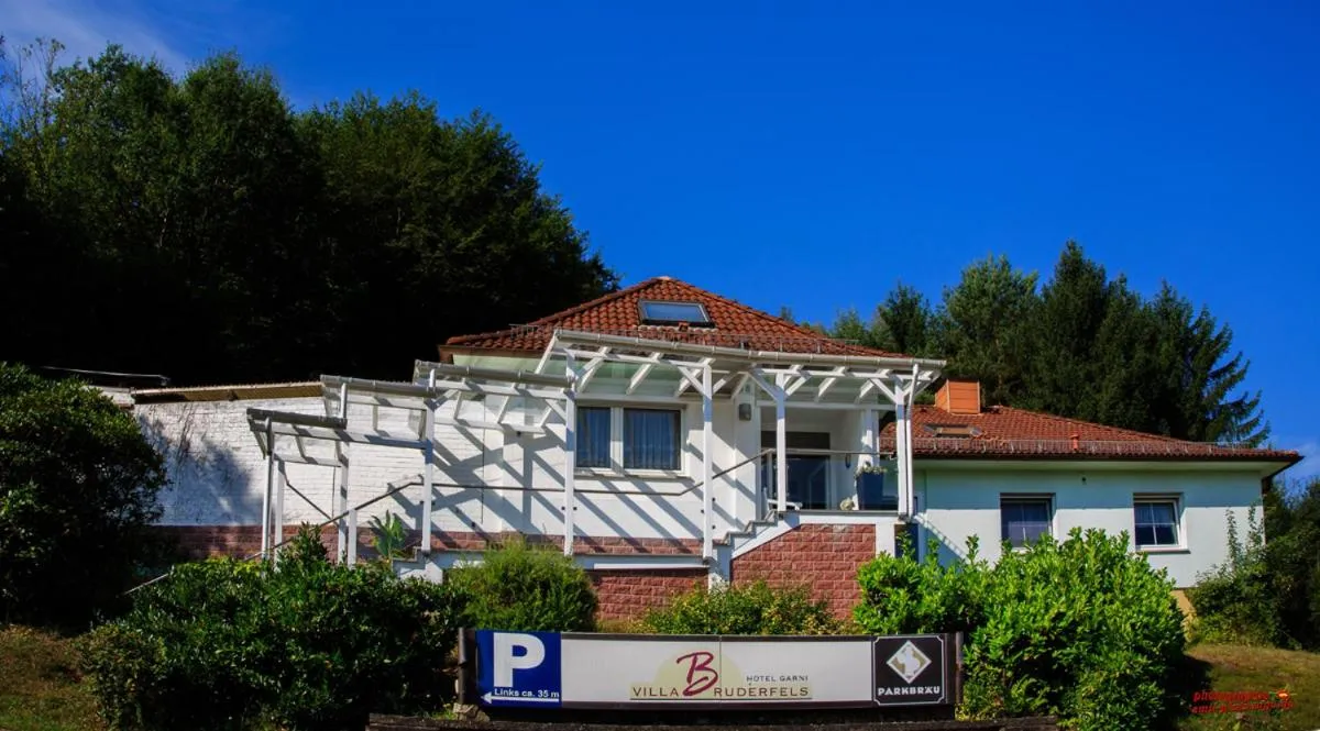 Facade/entrance in Villa Bruderfels, Garni