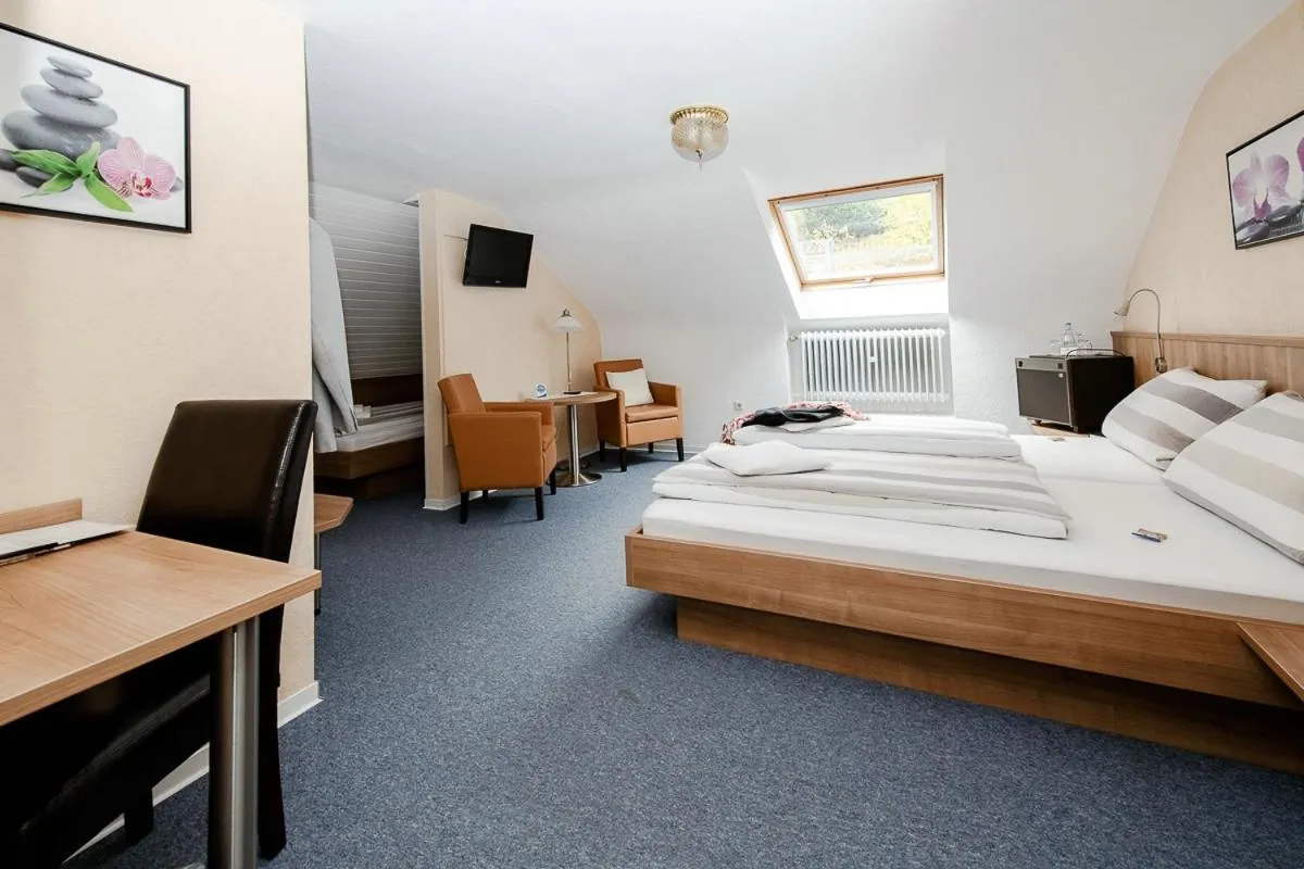 Bed in Villa Bruderfels, Garni