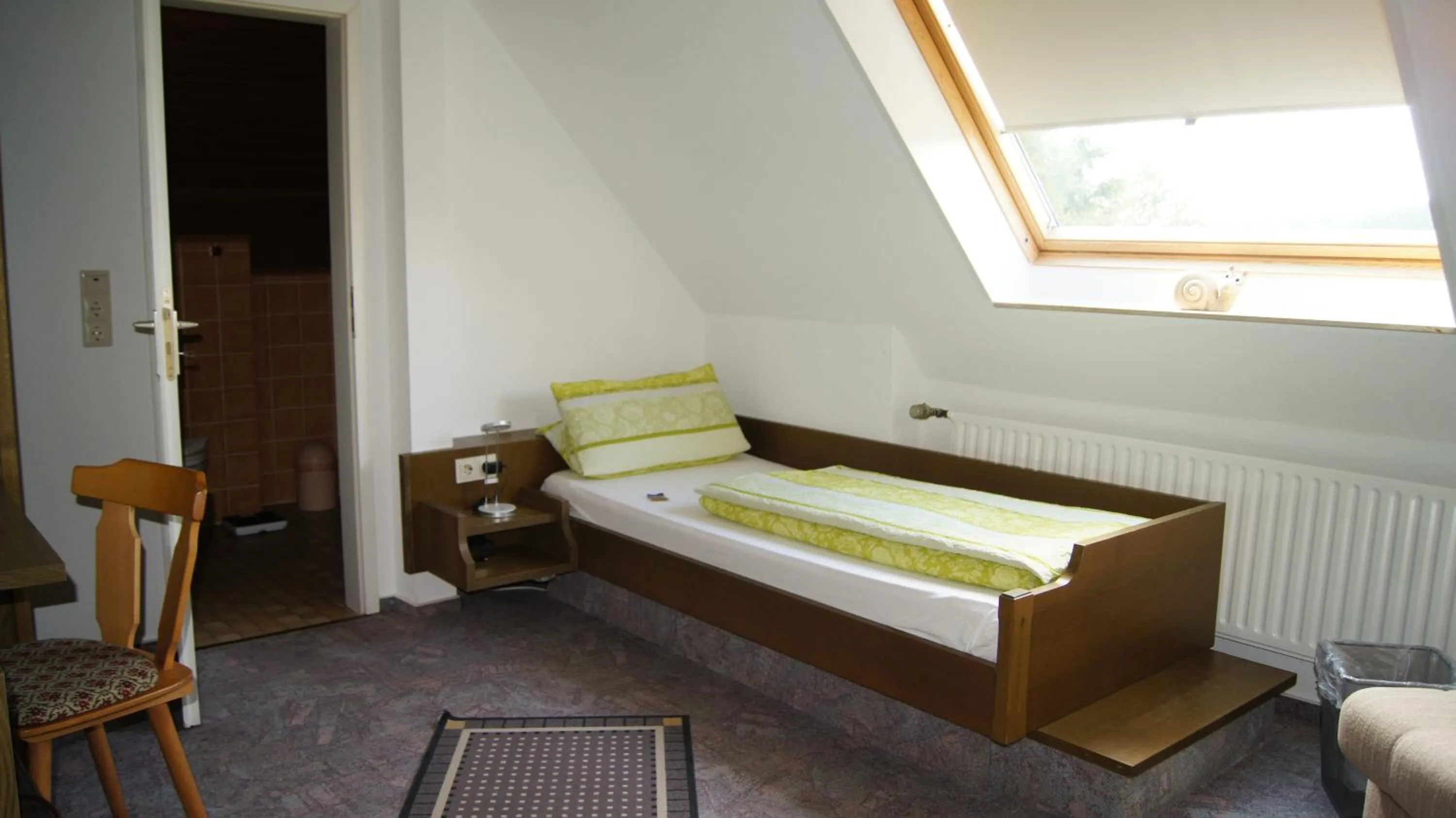 Photo of the whole room, Bed in Villa Bruderfels, Garni