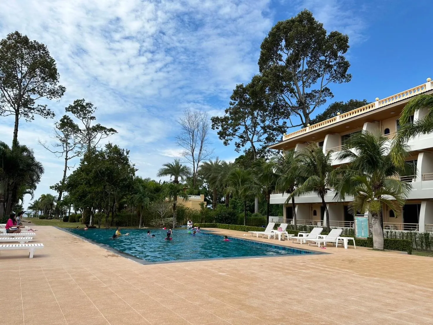 Swimming pool in Villa Blanca Hotel & Restaurant