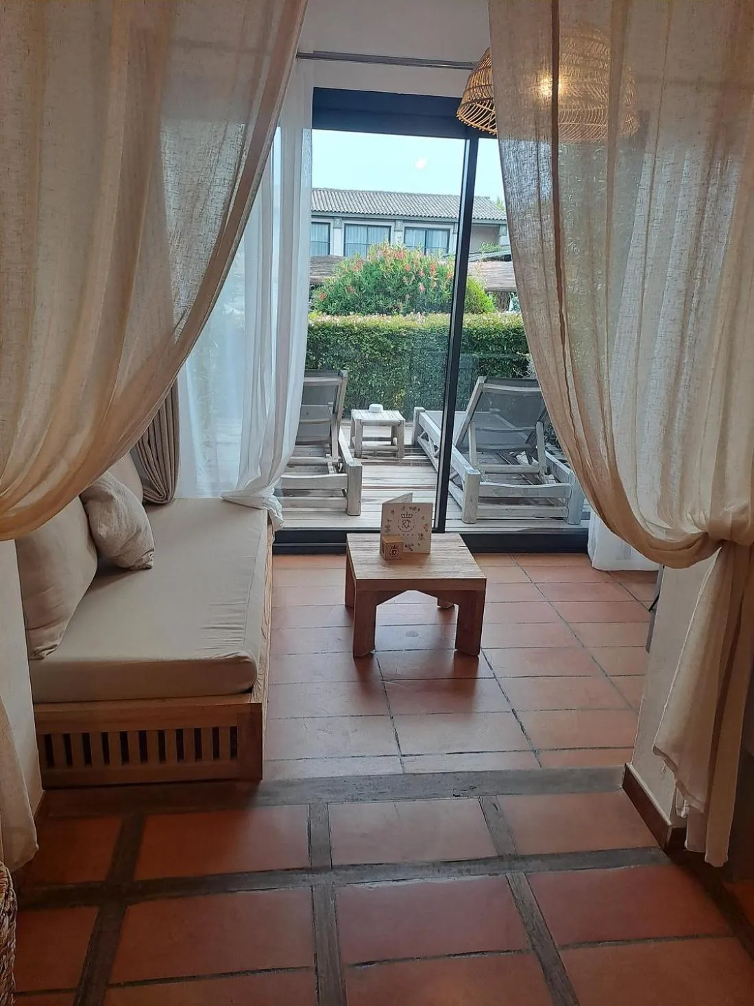 Bedroom in Hôtel Le Roi Théodore & Spa