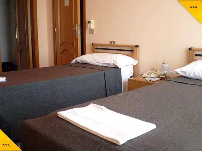 Bedroom, Bed in Albergo Italia