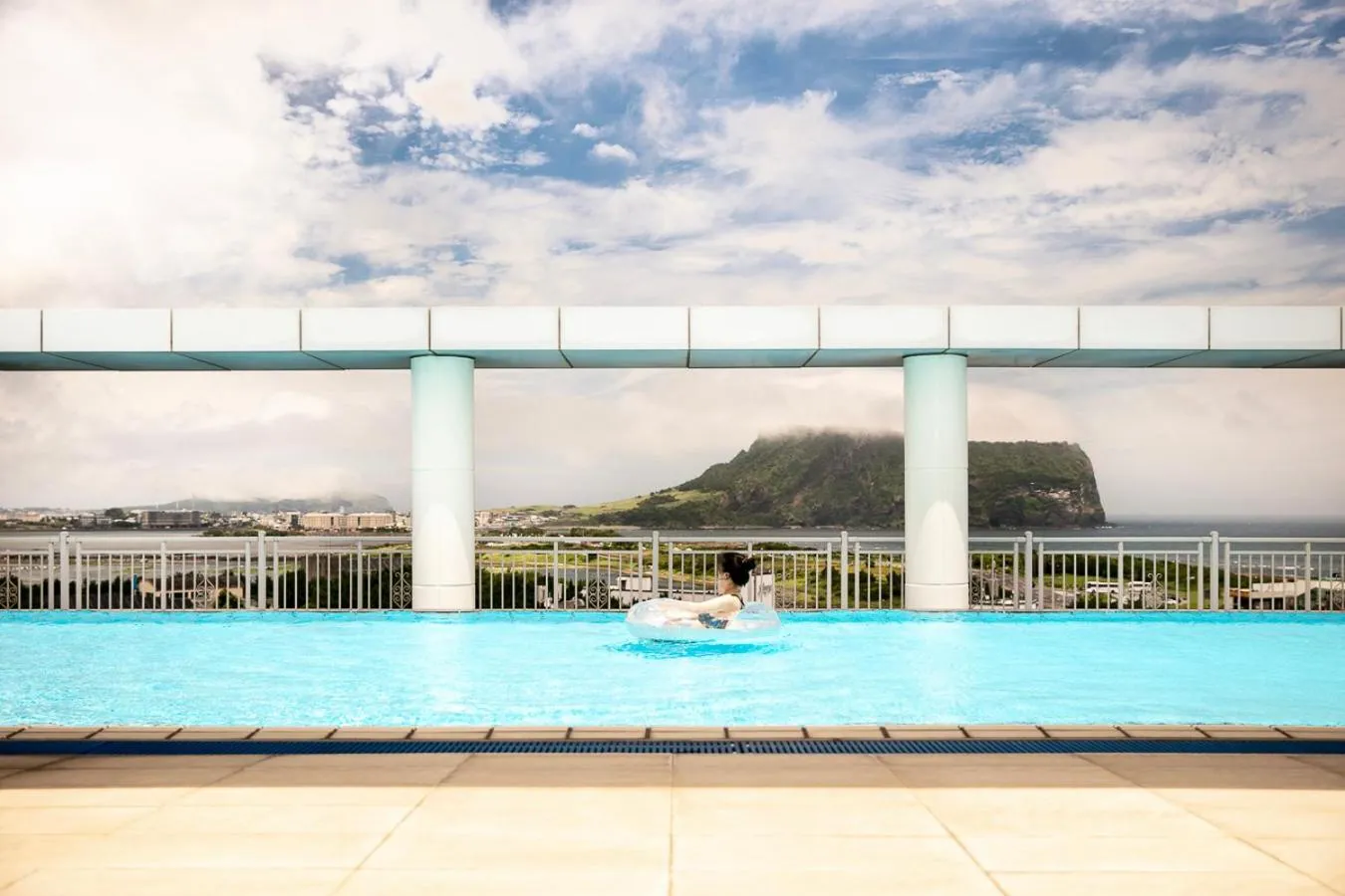 Swimming pool in The Best Jeju Seongsan