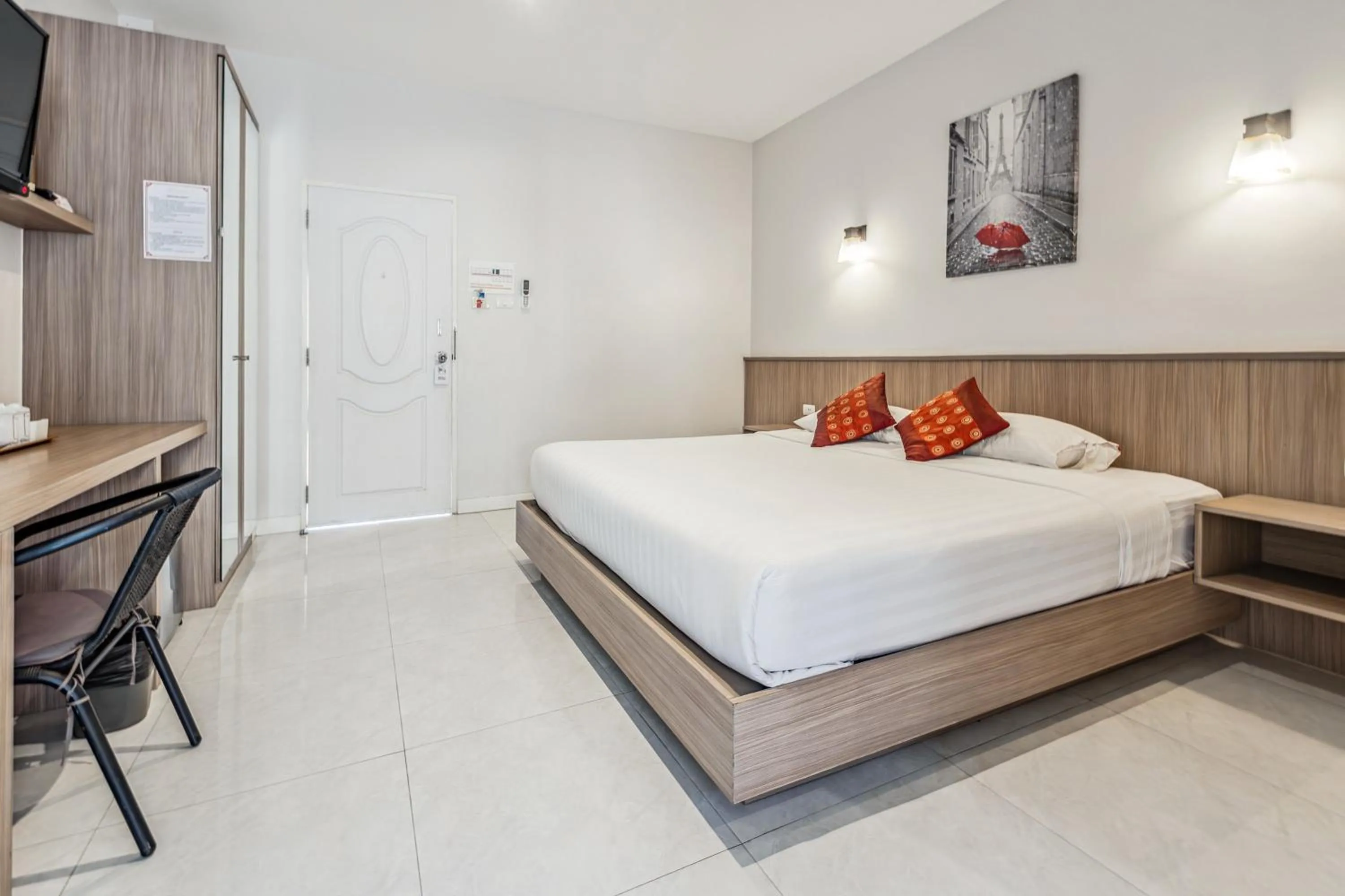 Bedroom, Bed in Winrisa Place