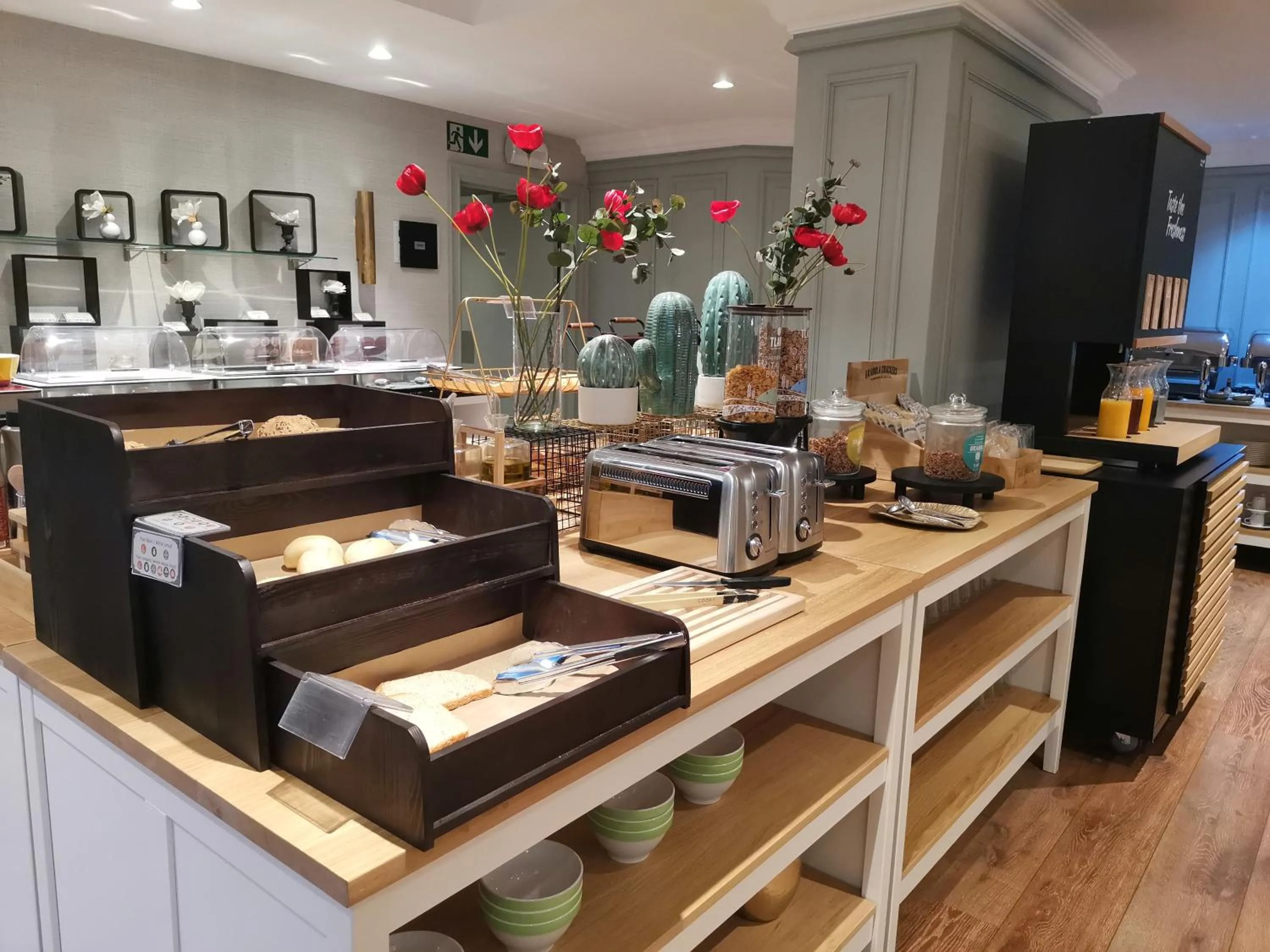 Breakfast in Hotel Avenue Louise Brussels Trademark Collection by Wyndham